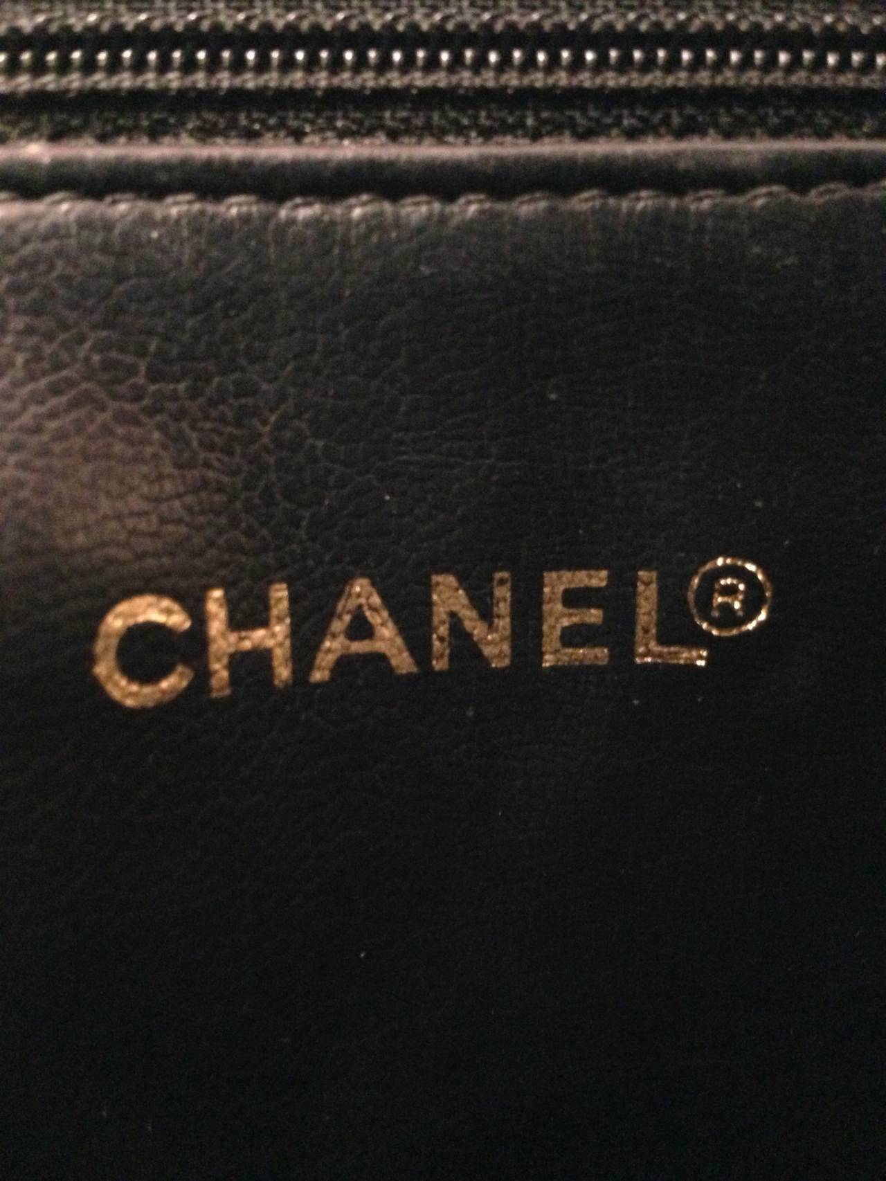 1990's Chanel Quilted Lambskin Tote With Gold Bauble For Sale 5