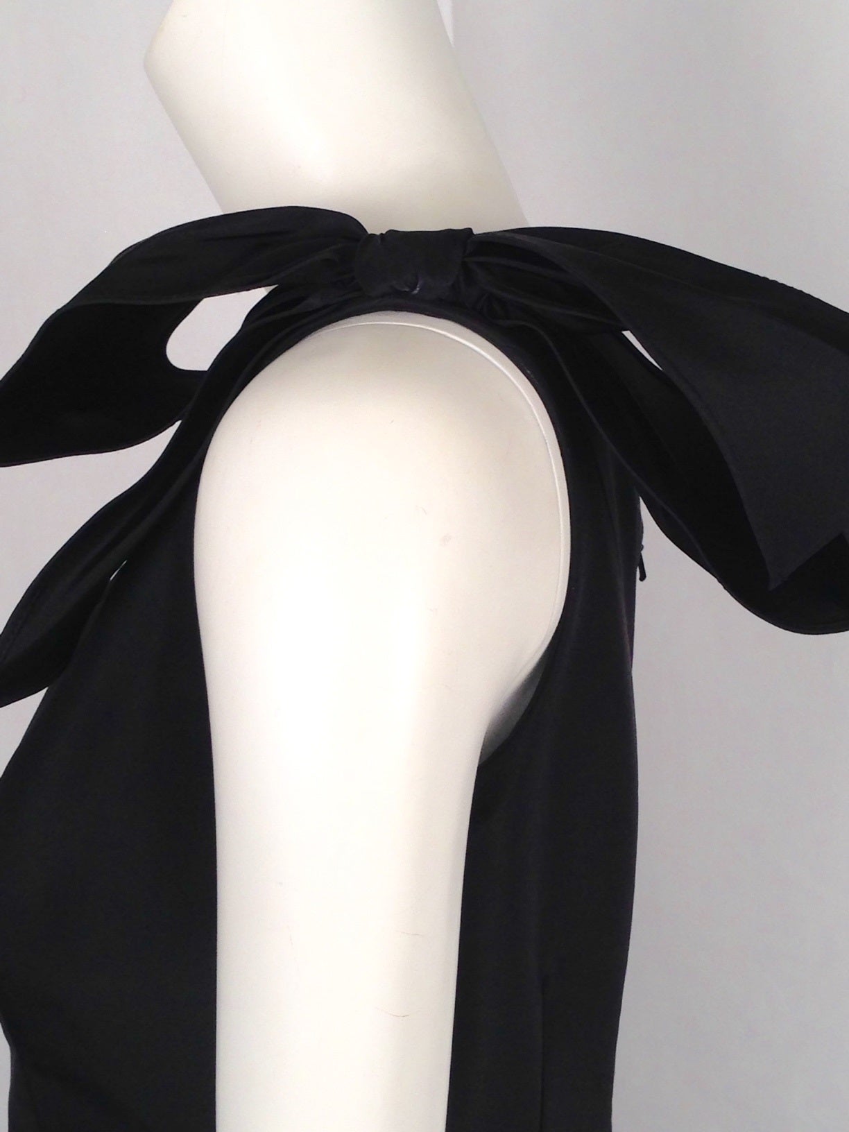 Oscar de la Renta Black Silk Faille Ball Gown For Sale 4