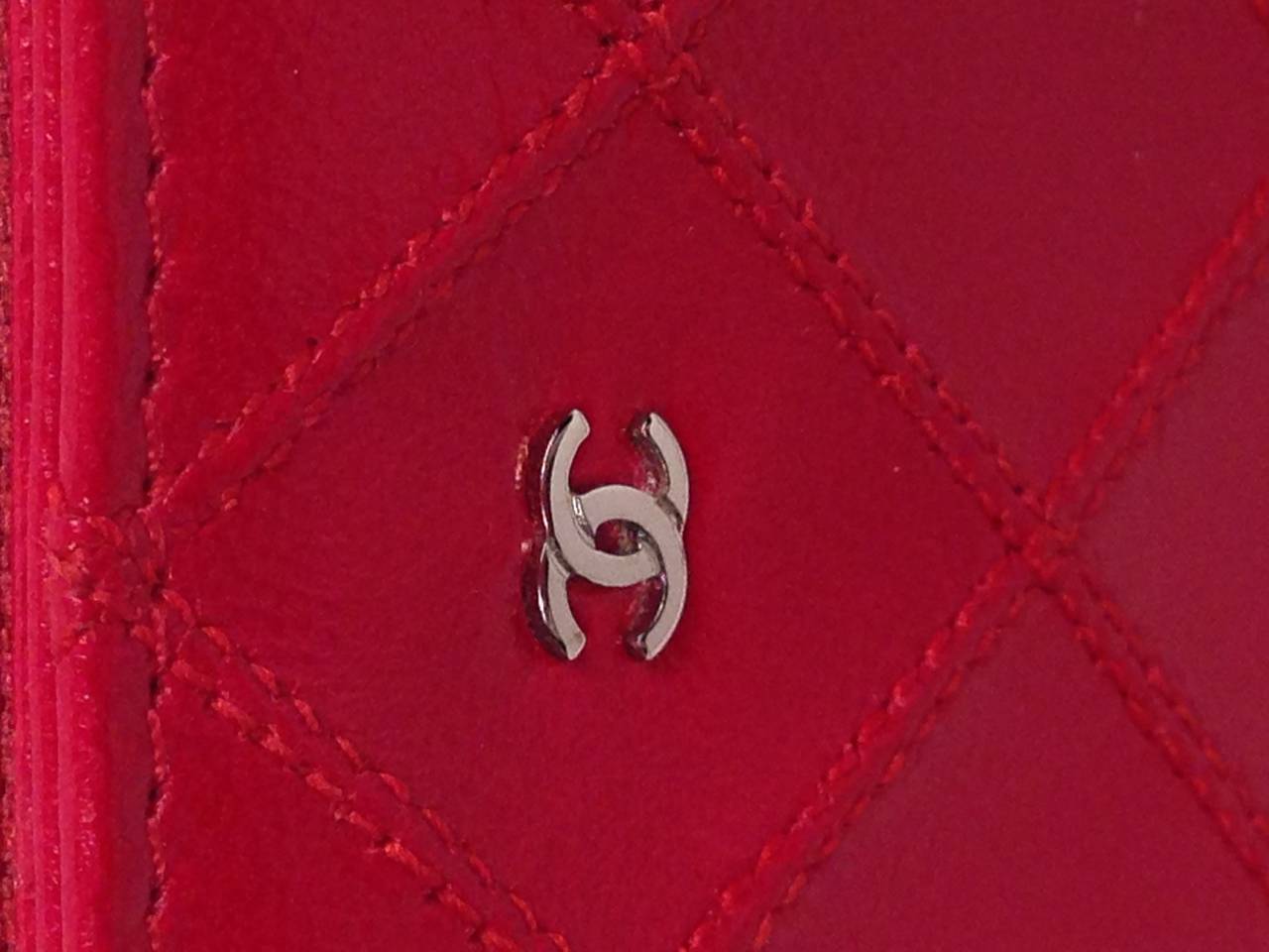 Lovely Red Chanel Quilted Pouchette Shoulder/Clutch Handbag In Excellent Condition In Palm Beach, FL