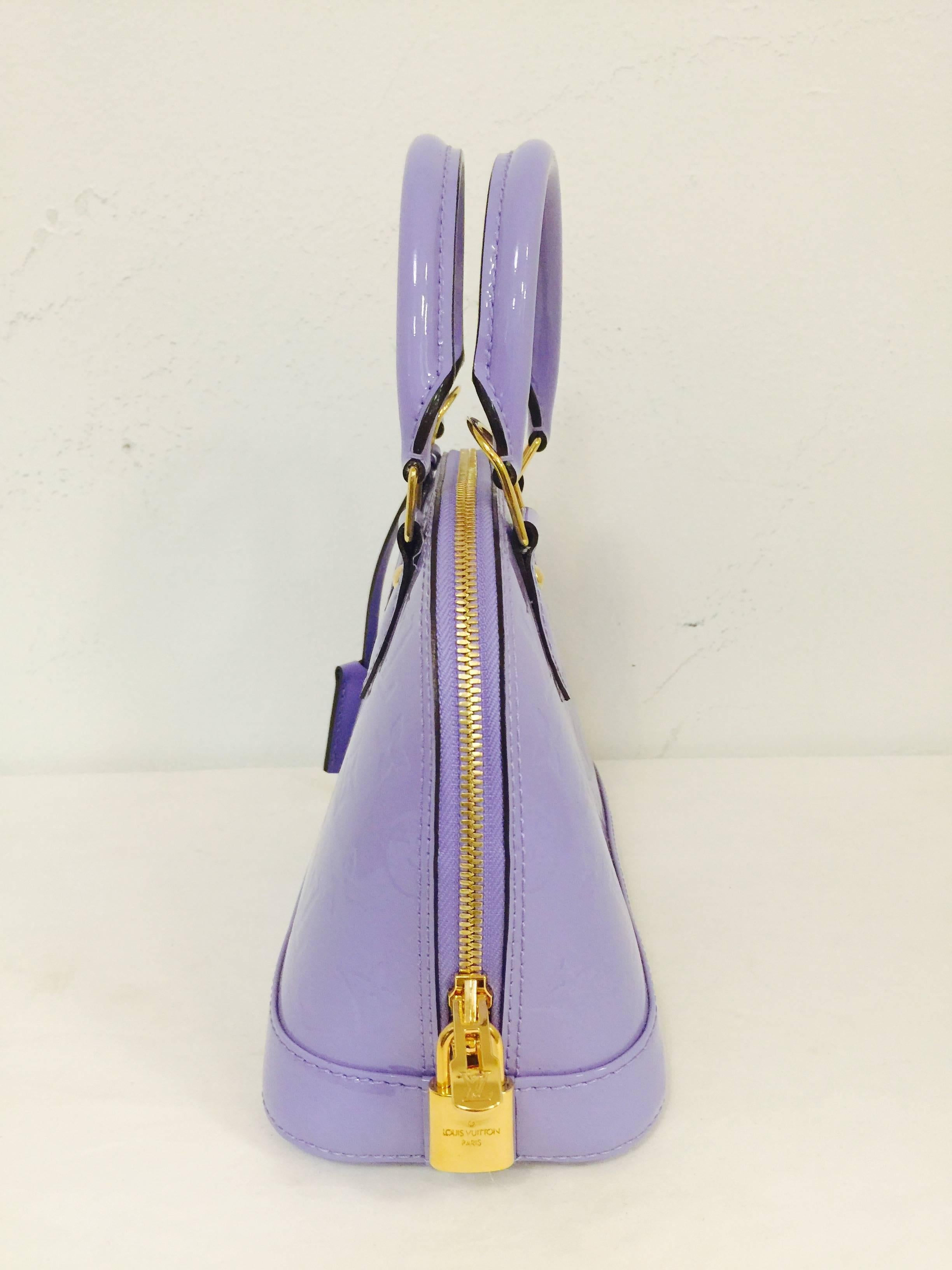 Louis Vuitton 2014 Spring Limited Edition Vernis Alma BB MV Lilias Bag   In Excellent Condition For Sale In Palm Beach, FL