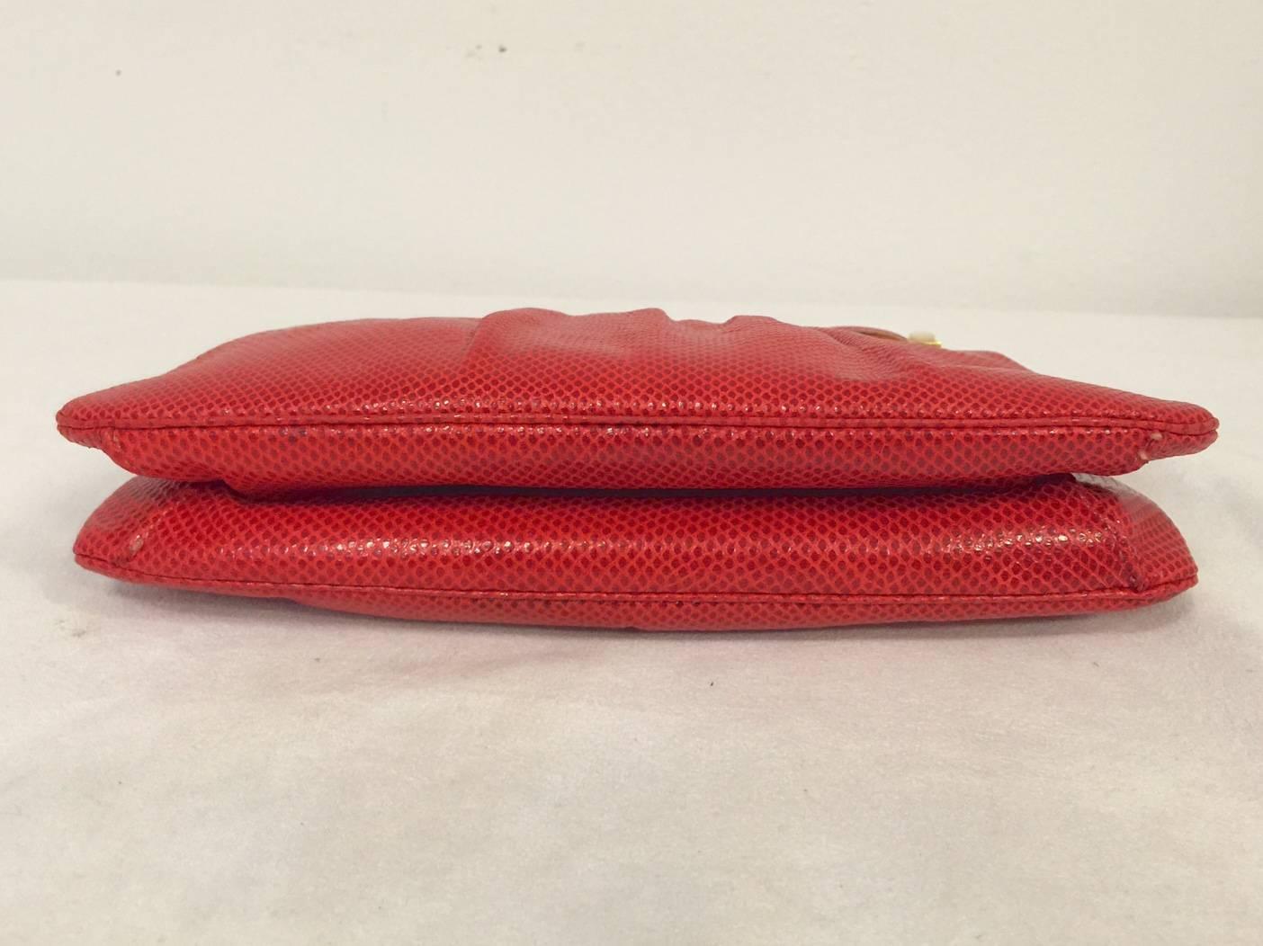 Vintage Judith Leiber Red Leather Lizard Evening Clutch In New Condition For Sale In Palm Beach, FL