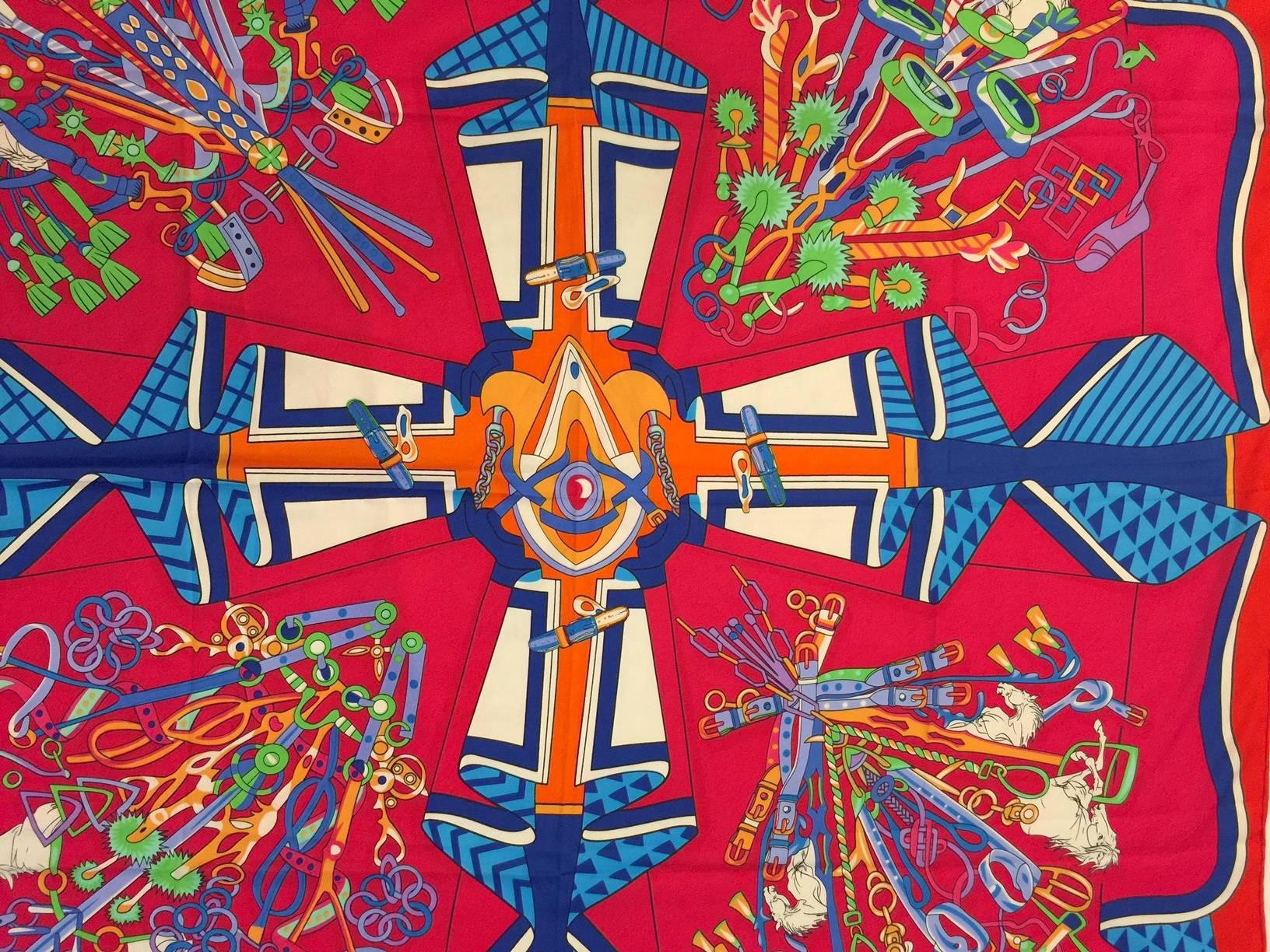 Introduit en 2011, cet imprimé Hermès Esprit Ainou (The Spirit of the Ainou) rend hommage aux Ainus du Japon et reprend les broderies de leurs costumes de cérémonie et leurs motifs géométriques. Conçue par Natsuno Hidaka, cette écharpe est devenue