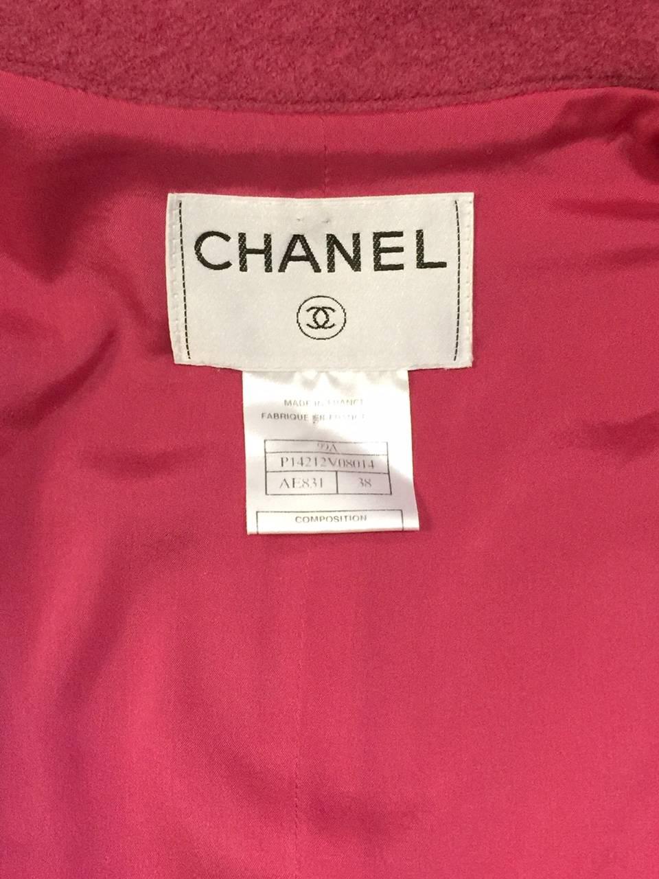 Chanel Fall 1999 Berry Boiled Wool Fitted Jacket  For Sale 2