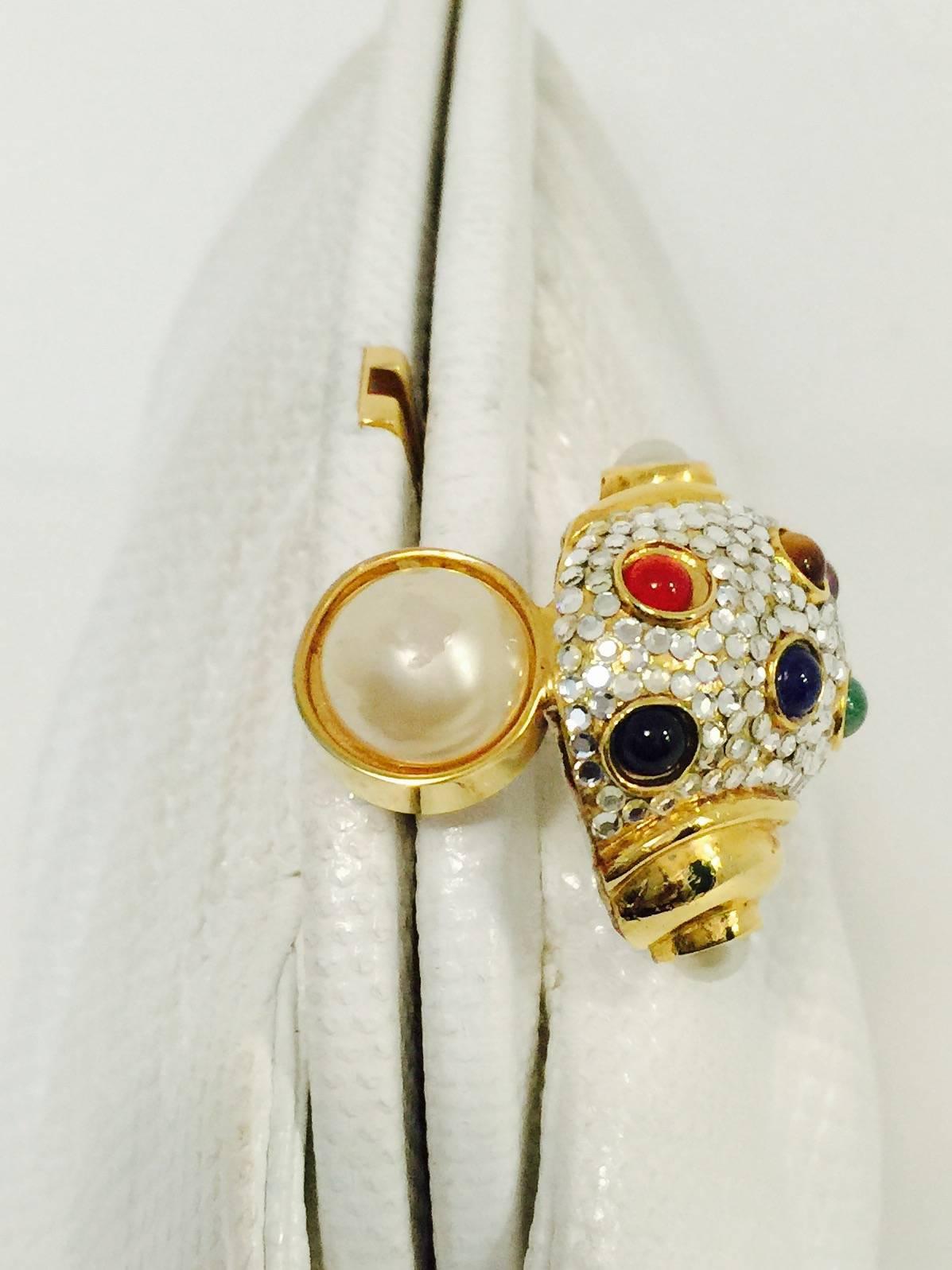 Vintage Judith Leiber White Lizard Convertible Clutch With Bejeweled Shell Clasp In Excellent Condition In Palm Beach, FL