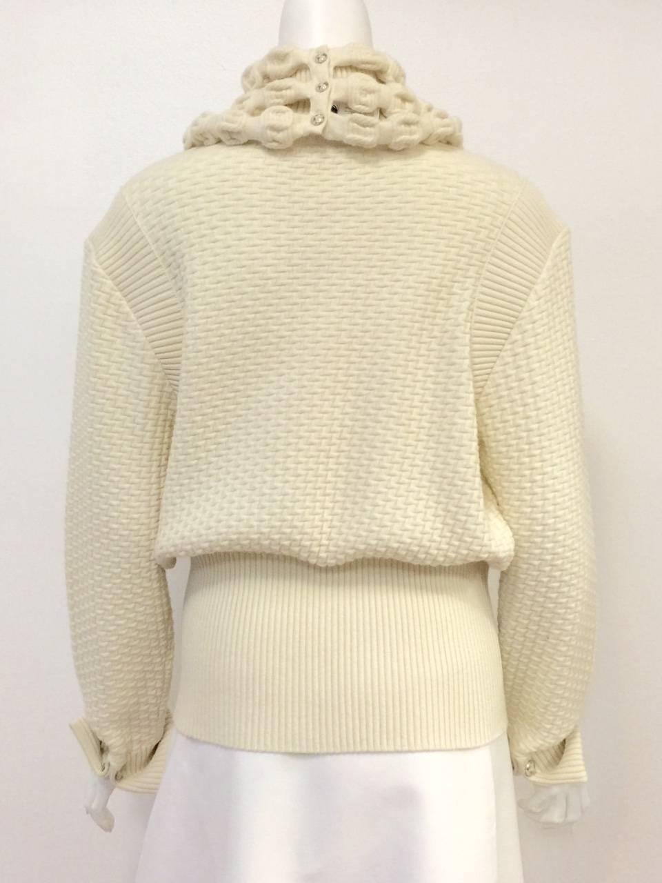 Chanel 100% Ivory Wool Pullover Sweater With Triple Strand Necklace In Excellent Condition In Palm Beach, FL