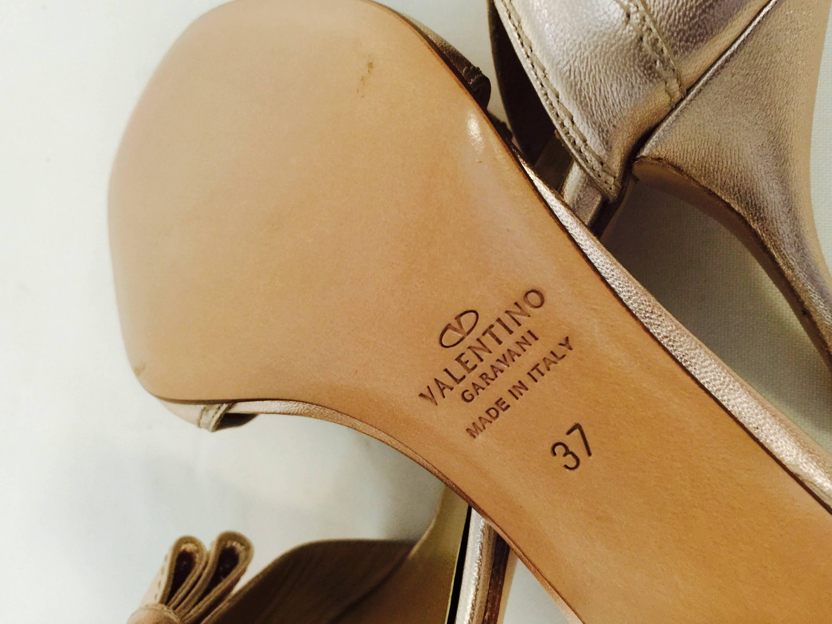 Valentino Garavani Rose Gold Metallic Leather High Heel Sandals In Excellent Condition In Palm Beach, FL