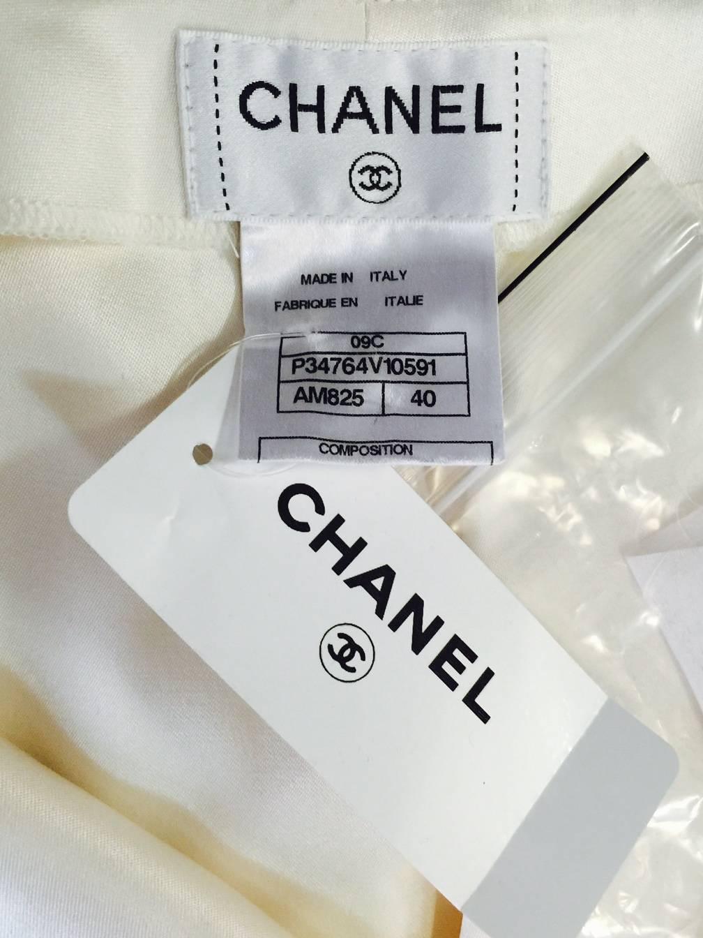 Chanel Cruise 2009 Cruise Collection Ivory Silk Mariner's Pant With Black Trim  In Excellent Condition For Sale In Palm Beach, FL