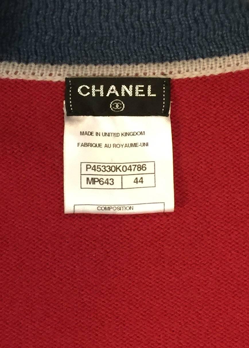 Chanel Red and Slate Blue Cashmere Cardigan With Wide Banded Cuffs In Excellent Condition In Palm Beach, FL
