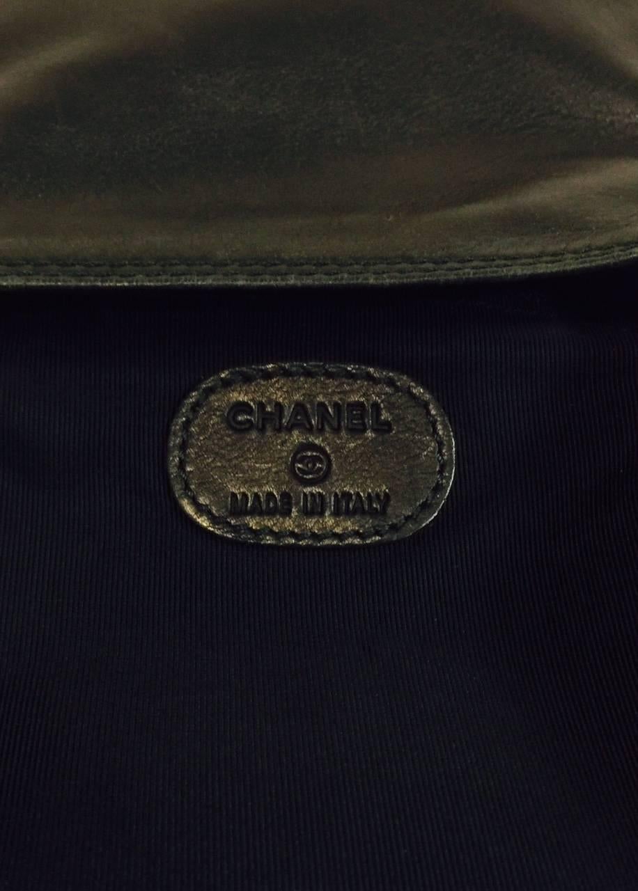 Chanel Deep Hunter Green Lambskin Petite Messenger Bag Serial No. 5789132 In Good Condition In Palm Beach, FL