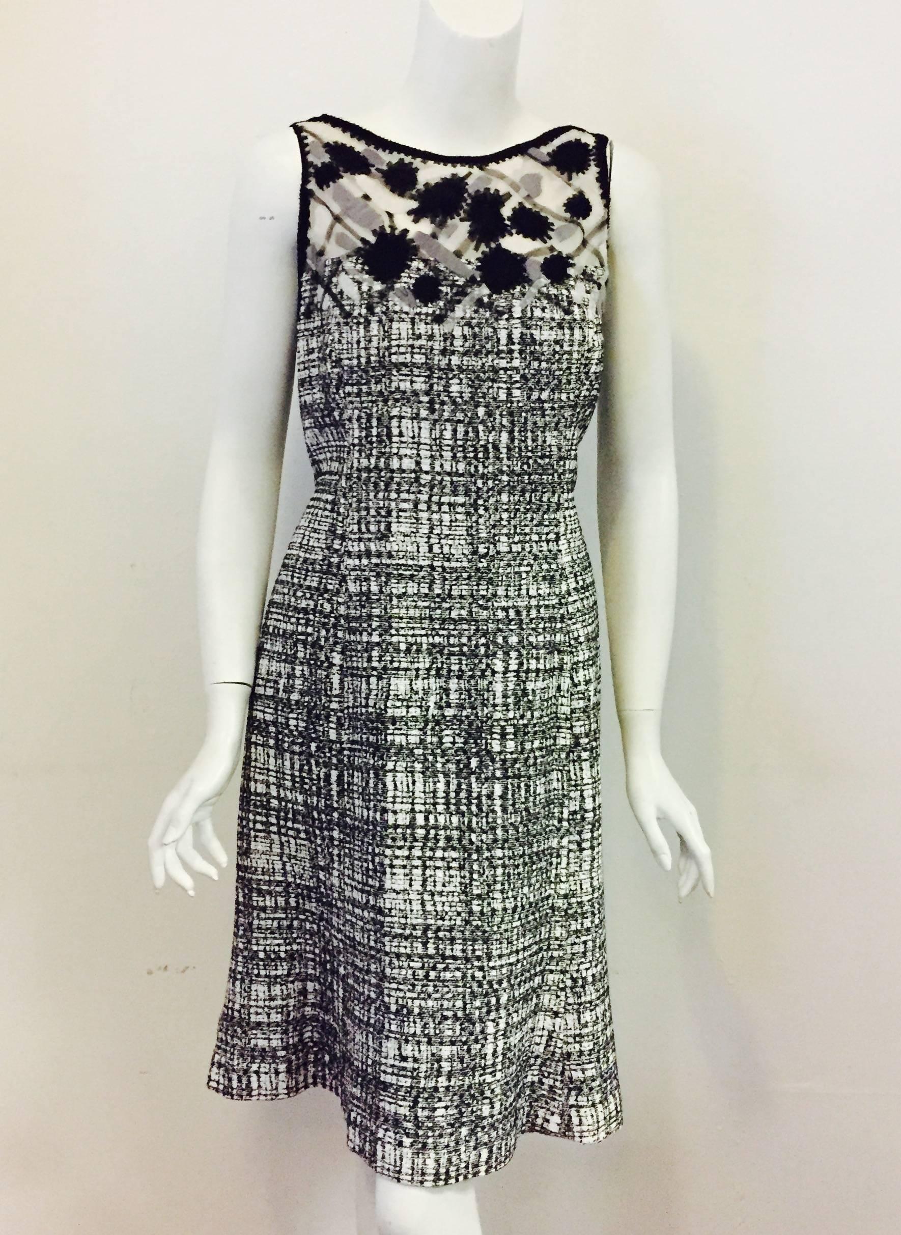 Classy Carolina Herrera creates contemporary dress suit In Excellent Condition For Sale In Palm Beach, FL