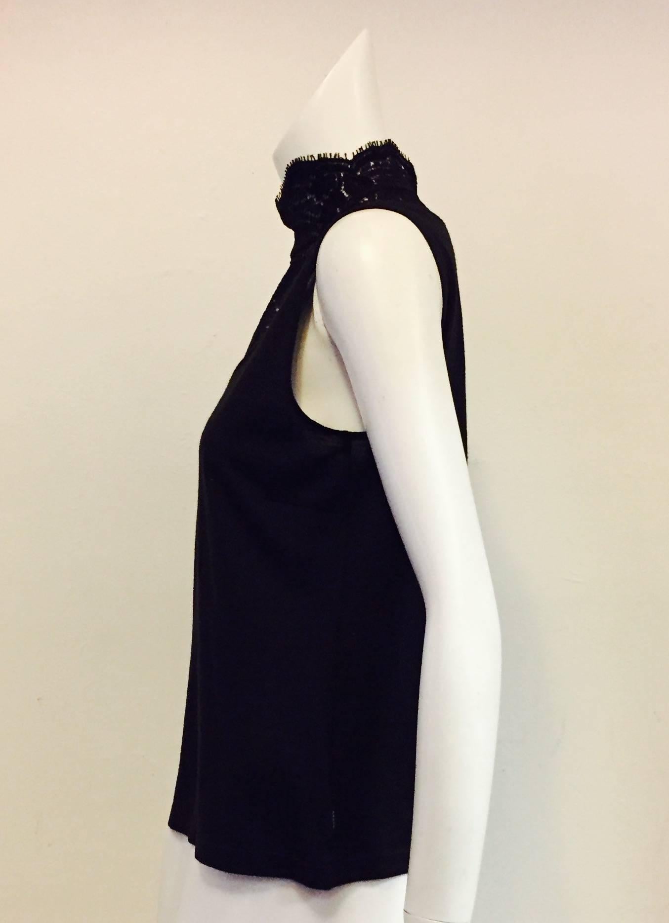 Always in style Akris sleeveless tank with lace trim In New Condition For Sale In Palm Beach, FL