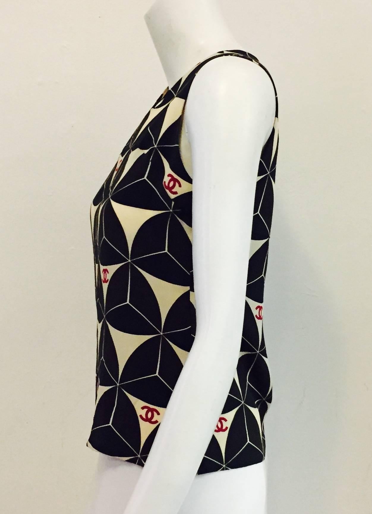 Charming Chanel Sleeveless Silk Print Top In Excellent Condition In Palm Beach, FL