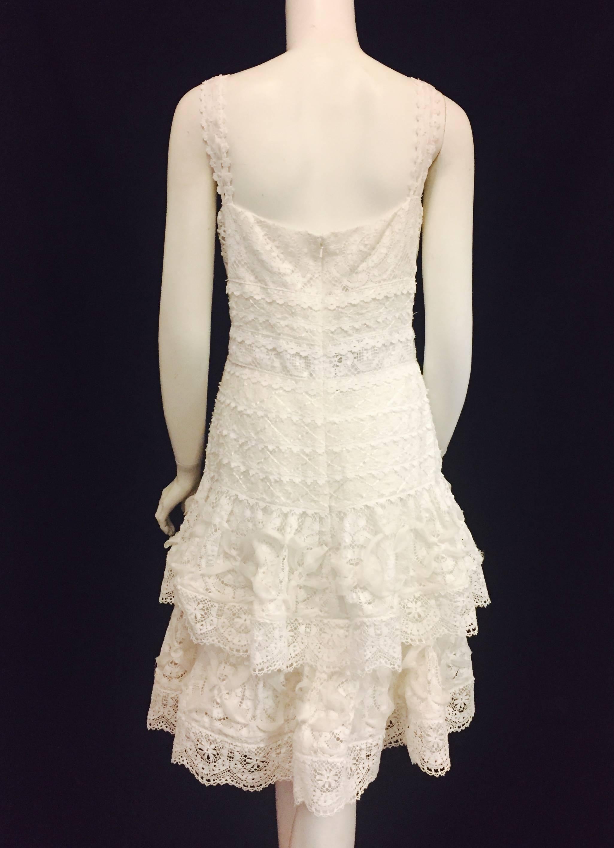 Lovely Lace Oscar de la Renta White Dress In New Condition In Palm Beach, FL