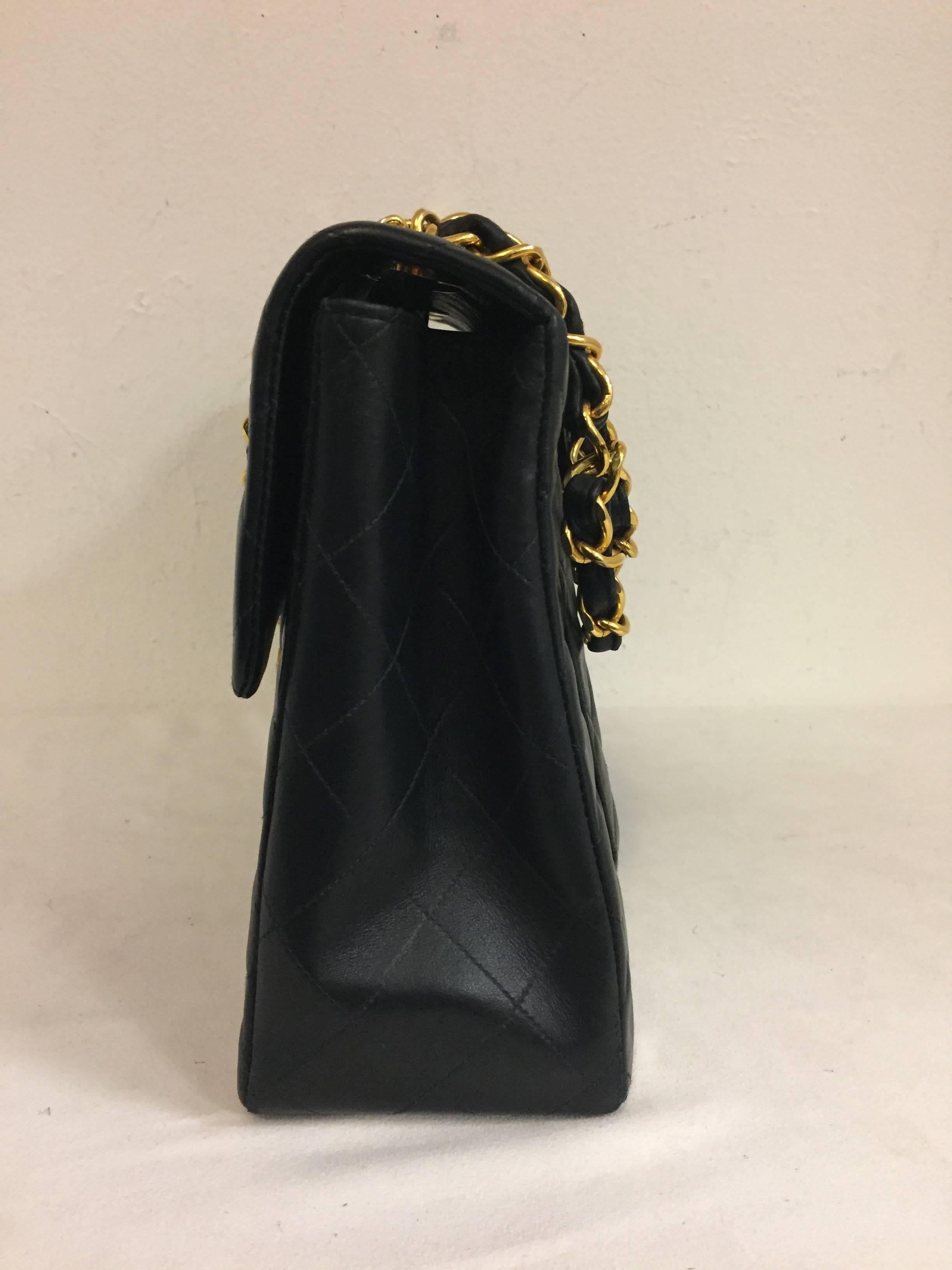 Women's Classic Chanel Single Flap Handbag in Black Quilted Lambskin