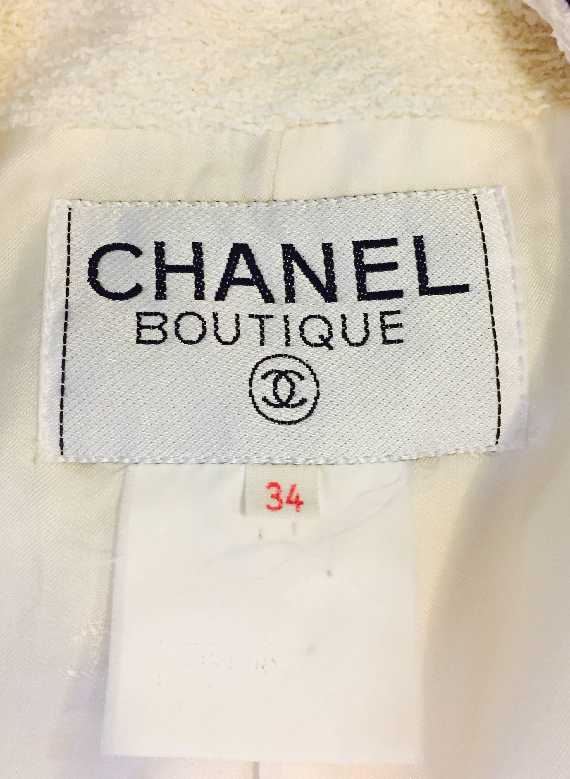 Women's Chanel 1995 White Boucle Suit With Black & White Raffia Trim And Zipper Front 