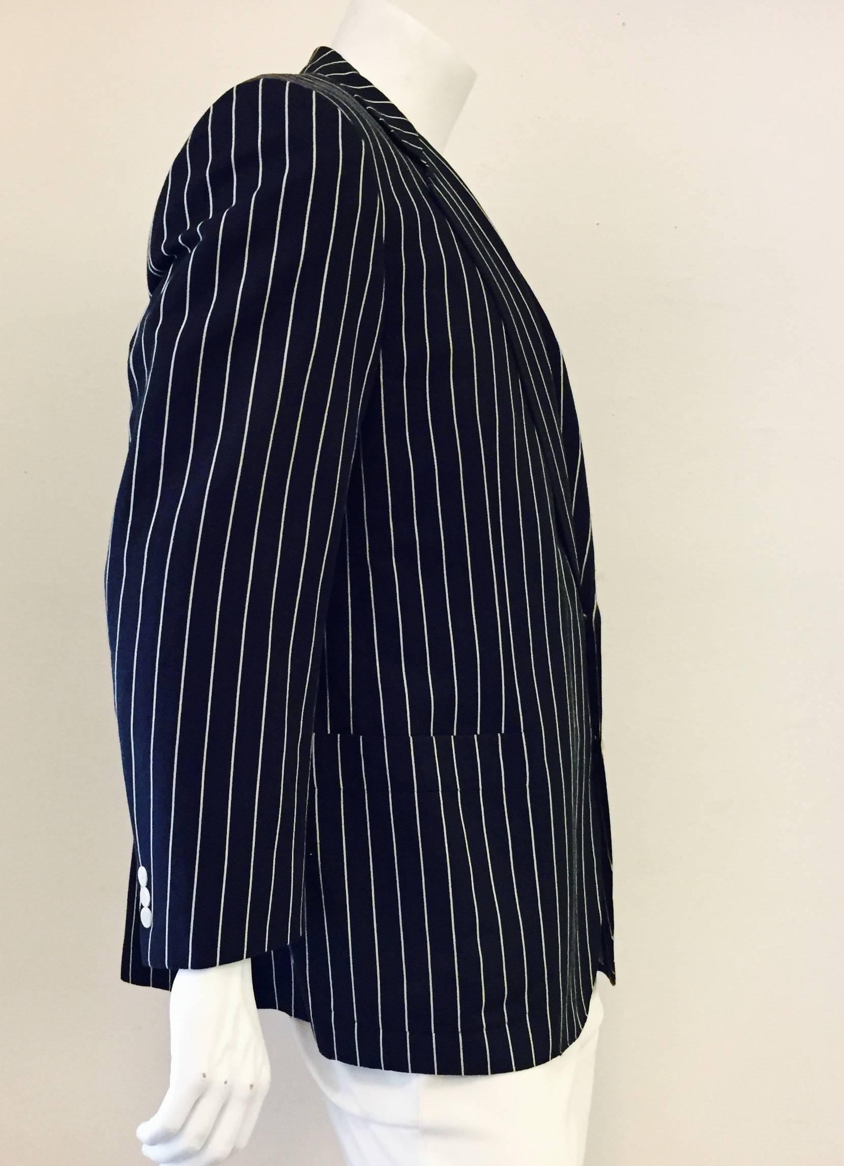 Men's classic Brioni for Maus and Hoffman of Palm Beach.  This vintage 1980's cotton and linen jacket is worthy of a naval officer!   Chest measures 46 inches, back seam 30.5 inches, sleeve 24.5 inches. Single rear vent, two patch and one slit