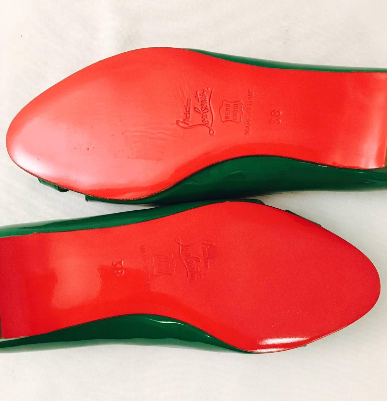 Charming Christian Louboutin Emerald Green Patent Leather Low Heels w/Peep Toe In Excellent Condition In Palm Beach, FL
