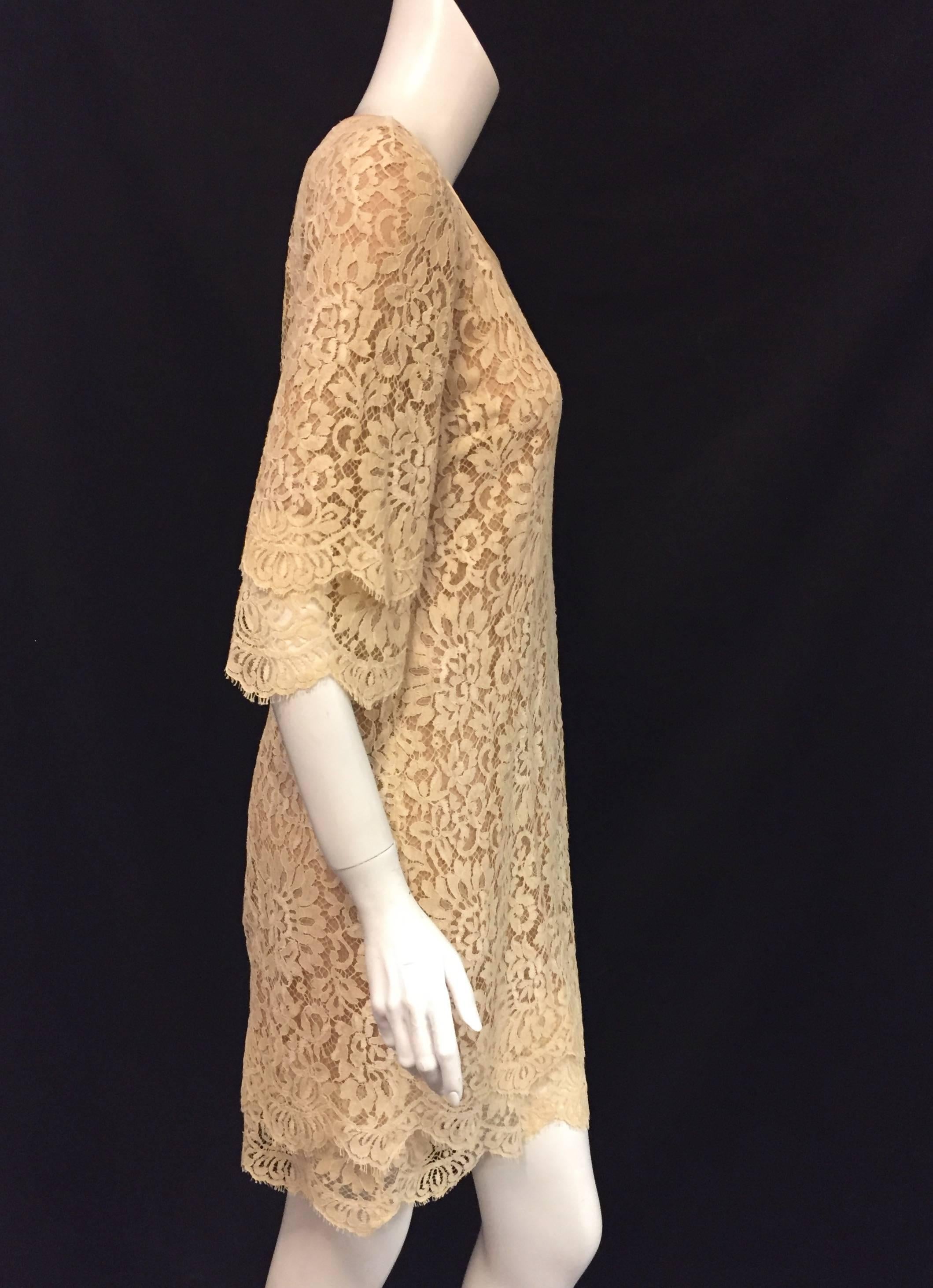 Modern Michael Kors Beige Lace Dress With Double Layer Cuffs and Hem For Sale 2