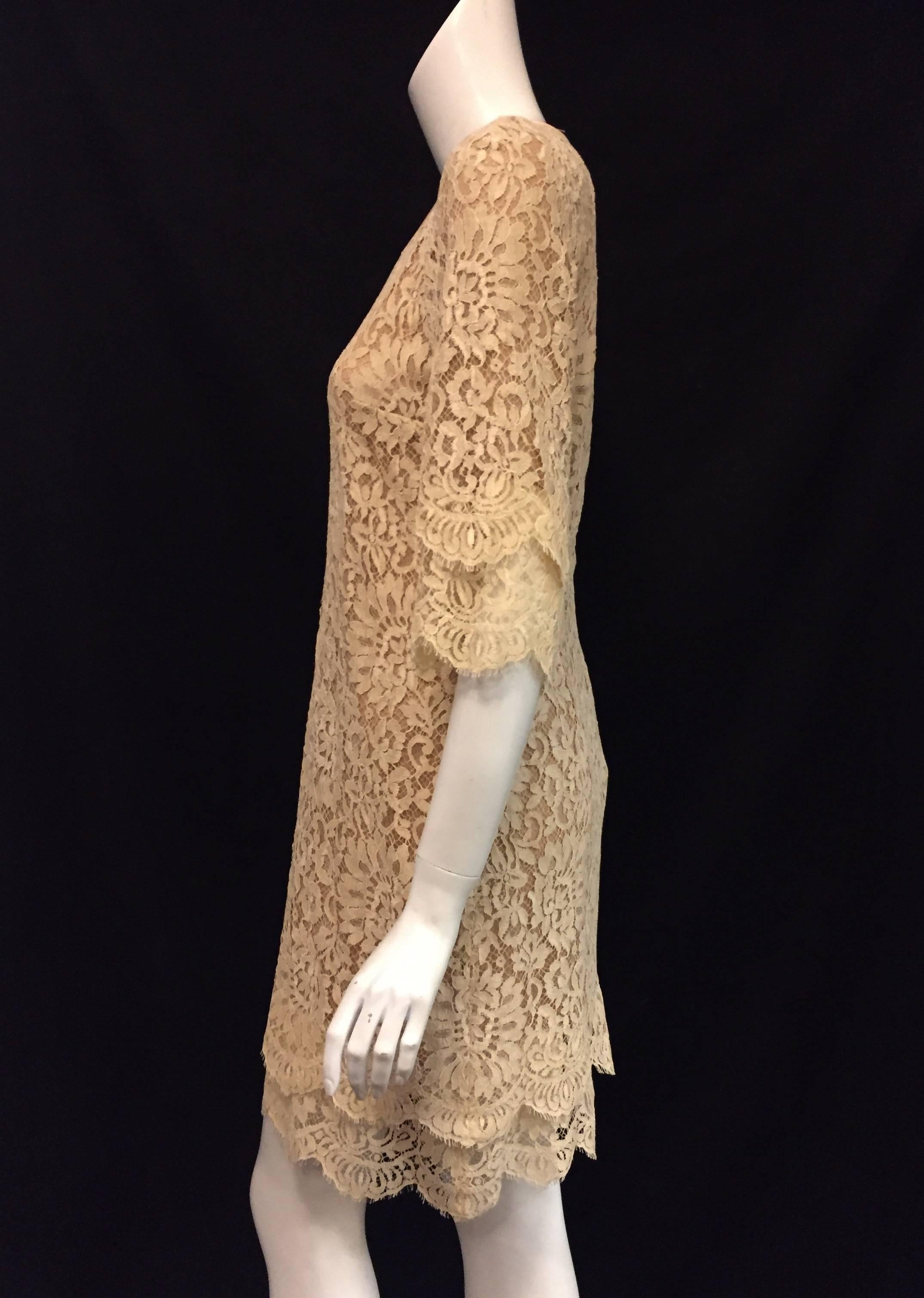 Modern Michael Kors Beige Lace Dress With Double Layer Cuffs and Hem For Sale 4