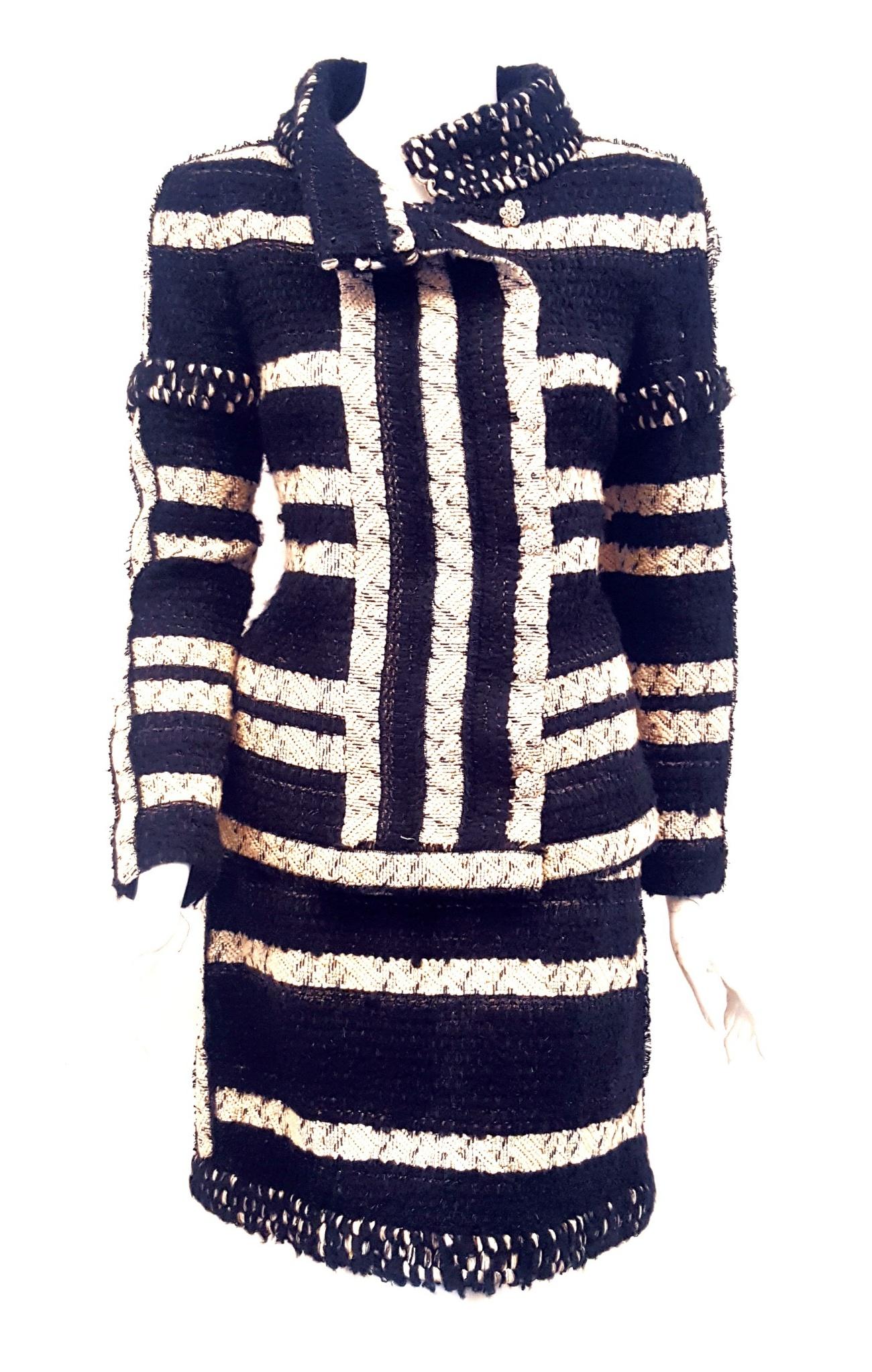 Chanel Black and Beige Stripe Design Skirt Suit W/ Metallic Threads Autumn 2009  In Excellent Condition In Palm Beach, FL