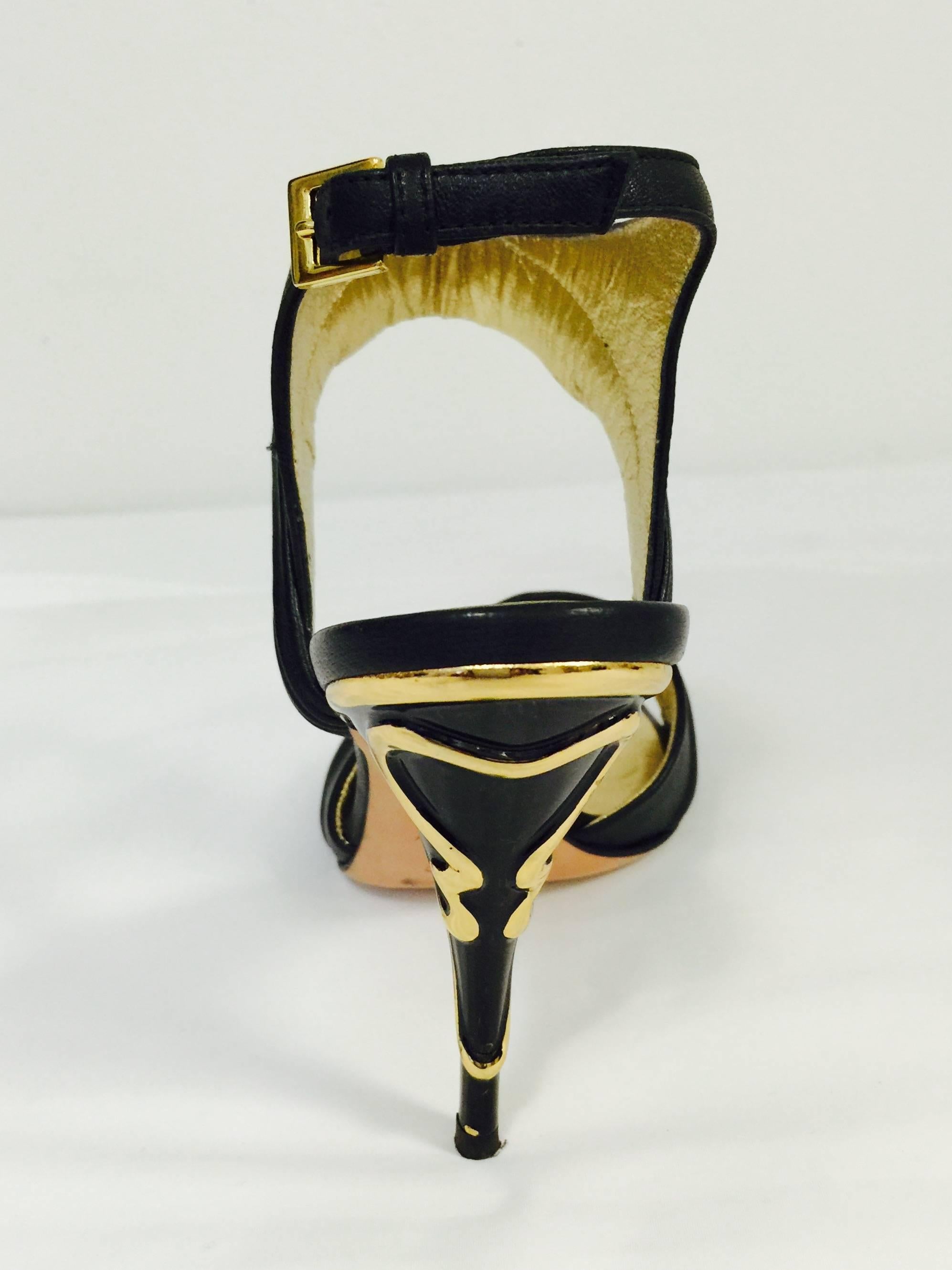 New Escada Evening Sandals With Black Lacquer and Metallic Gold High Heels In New Condition In Palm Beach, FL