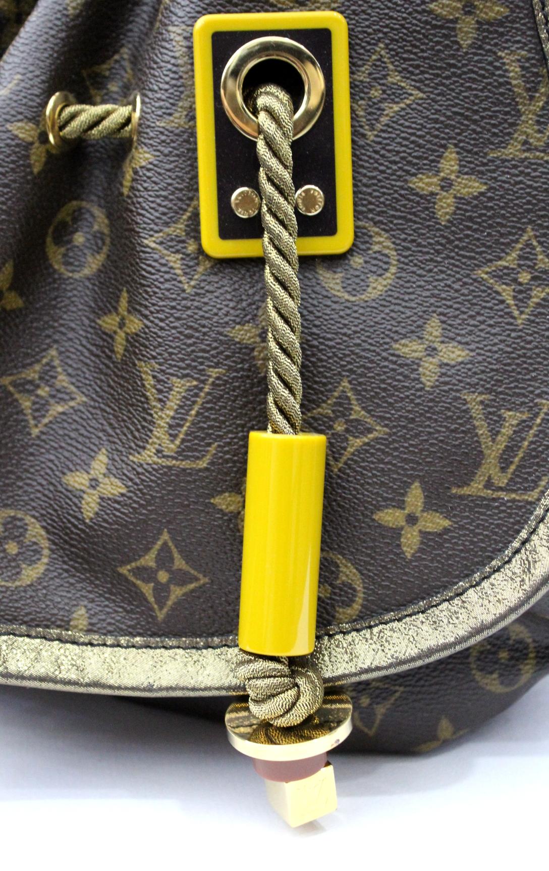 2009s Louis Vuitton Kalahari Shoulder Bag Limited Edition 5