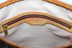 2005s Louis Vuitton Monogram Canvas Petit Bucket Bag