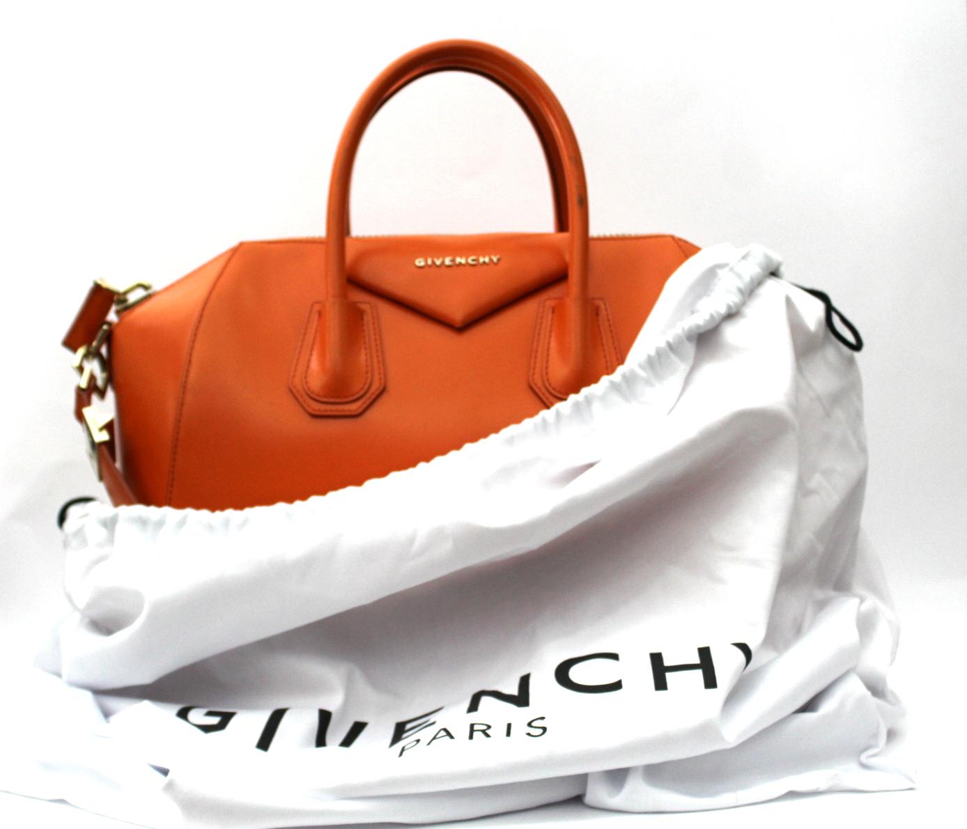 Givenchy Sugar Goatskin Leather Medium Antigona Bag 3