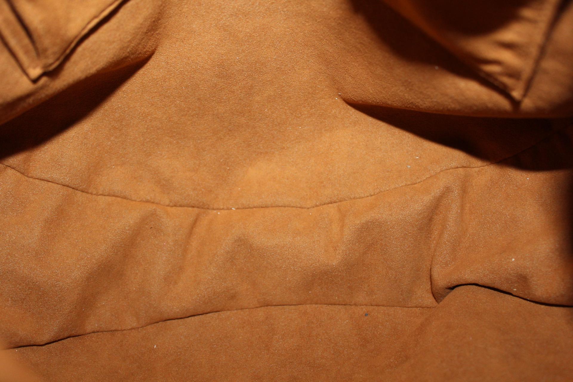 2009 Louis Vuitton Leather Kalahari Bag 3