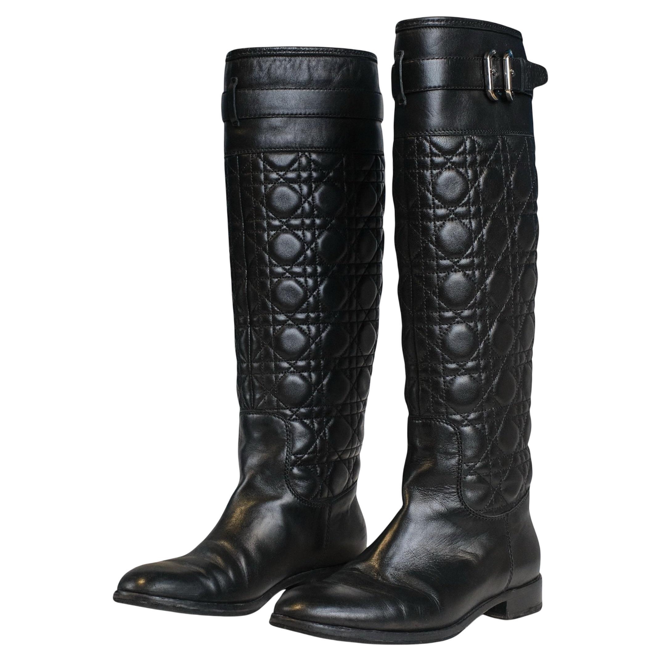 Dior Cannage Schnalle Schwarz Stiefel im Angebot
