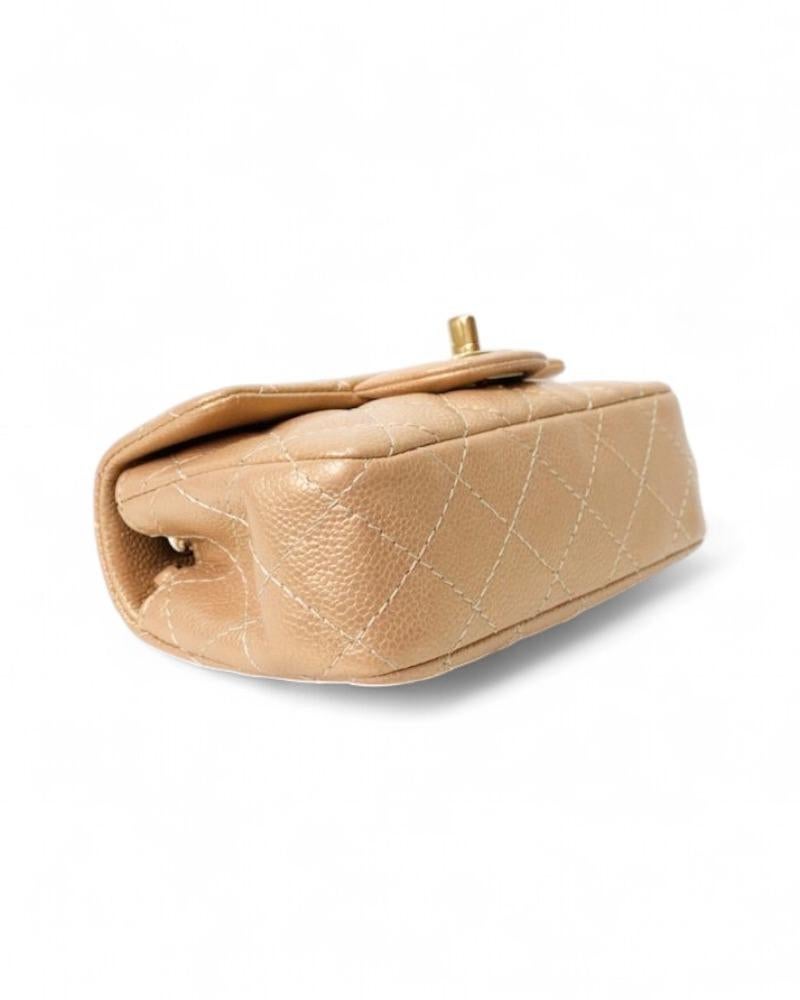 Chanel Mini Timeless Caviar Perlata Oro en venta 8