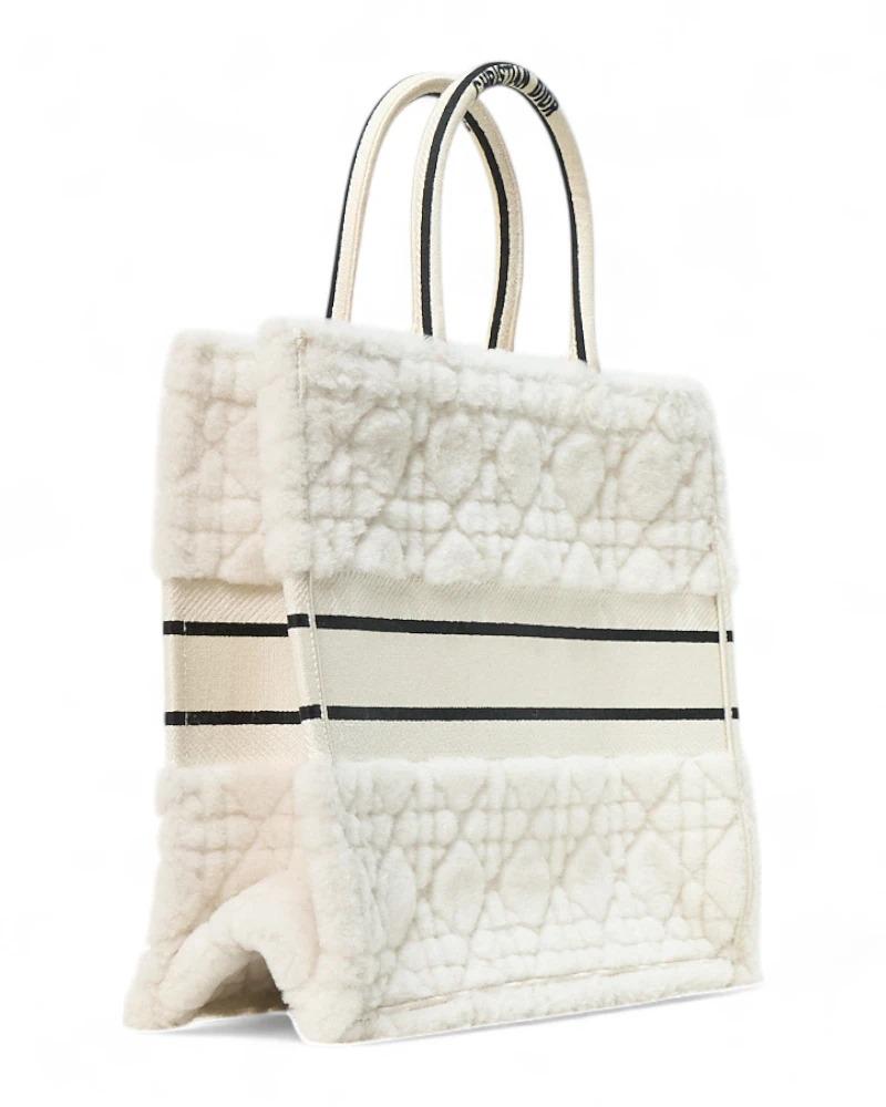 Dior Book Tote Large Montone Cannage Ecrù en venta 1