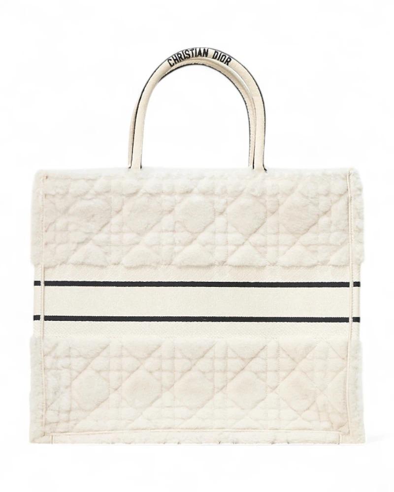 De las mujeres Dior Book Tote Large Montone Cannage Ecrù en venta