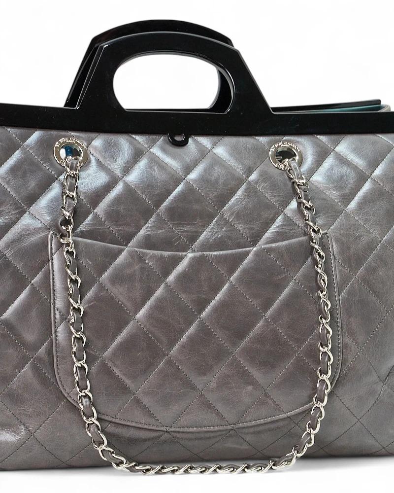 Chanel Delivery Tote Trapuntata Grigia en venta 11