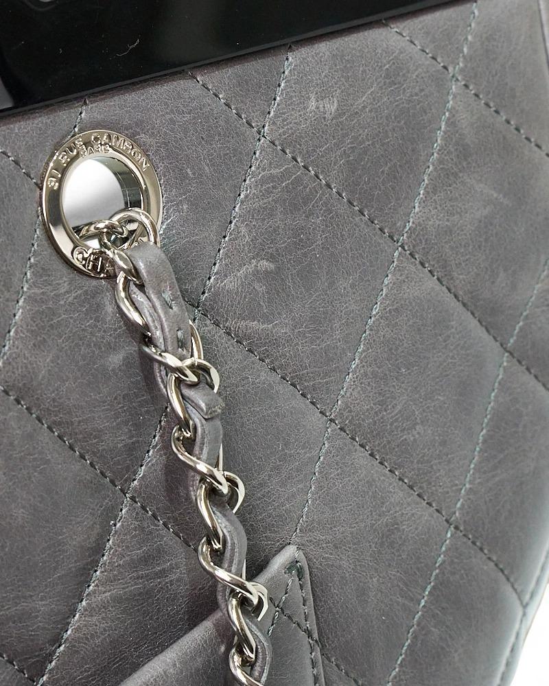 Chanel Delivery Tote Trapuntata Grigia en venta 10