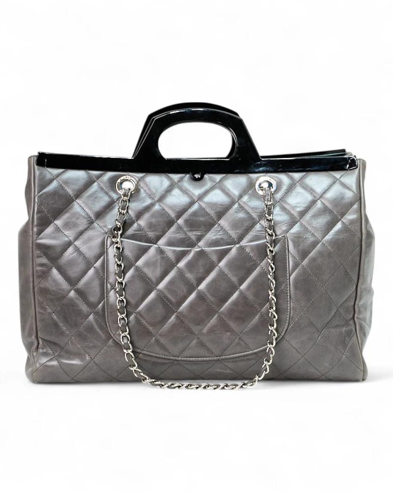 Chanel Delivery Tote Trapuntata Grigia en Bueno estado para la venta en Torre Del Greco, IT