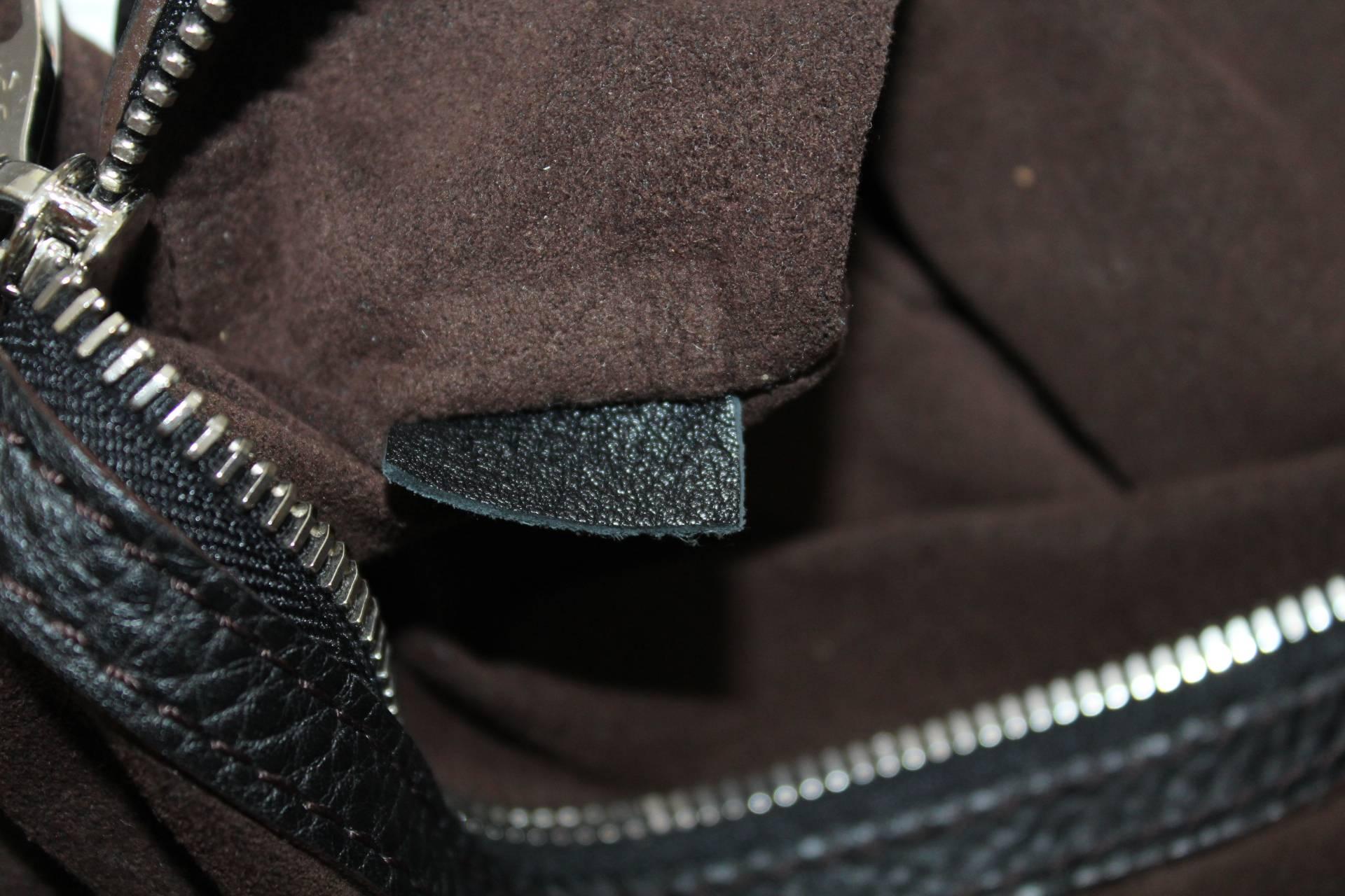 Women's Louis Vuitton Black Monogram Mahina Leather L Bag