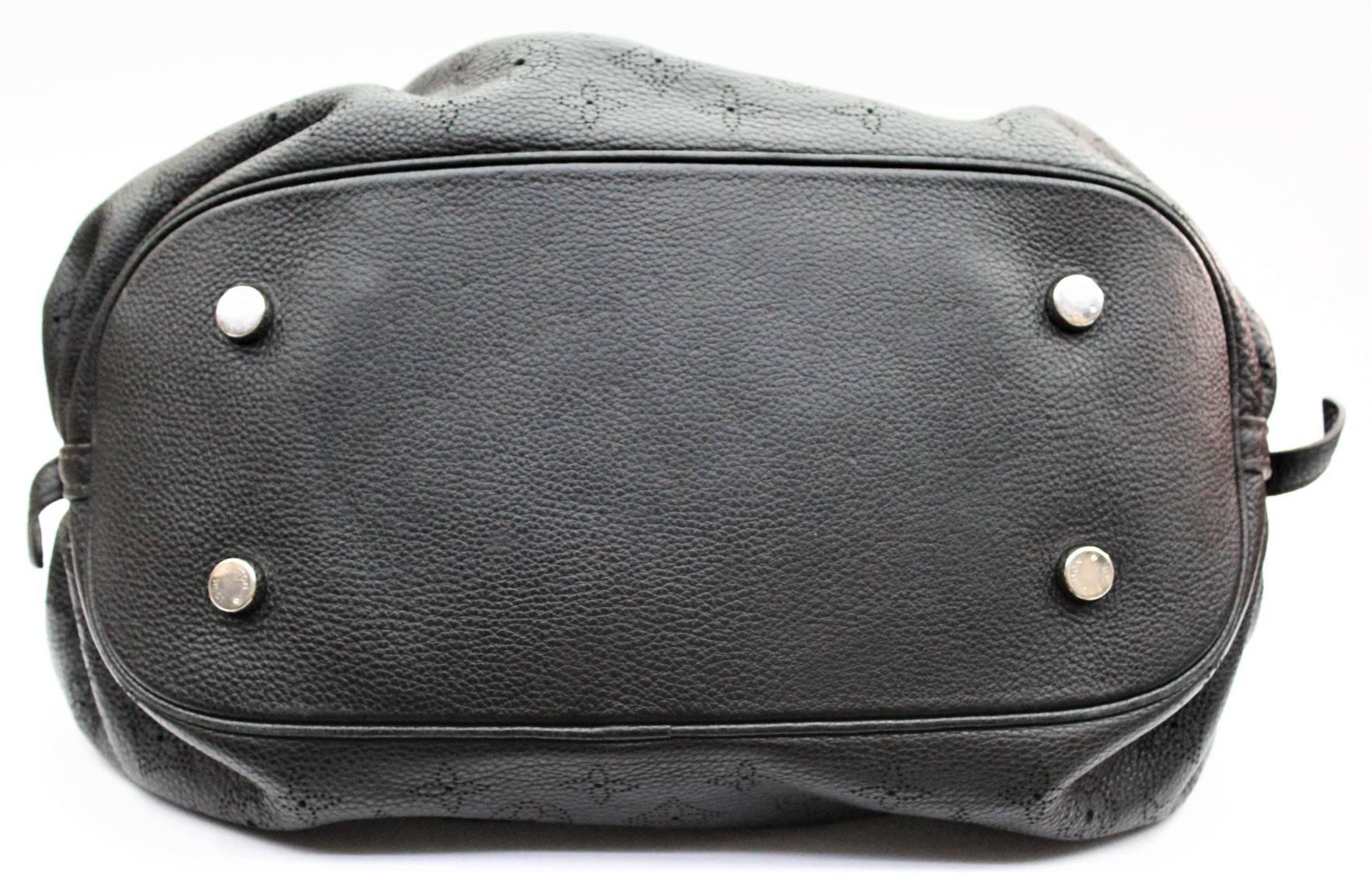 Louis Vuitton Black Monogram Mahina Leather L Bag 2