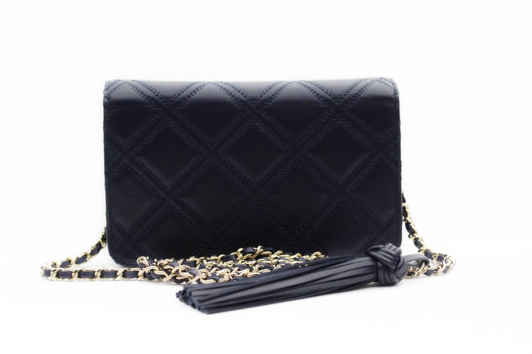 Chanel Blue Leather Crossbody/Shoulder Flap Bag In Excellent Condition In Torre Del Greco, IT