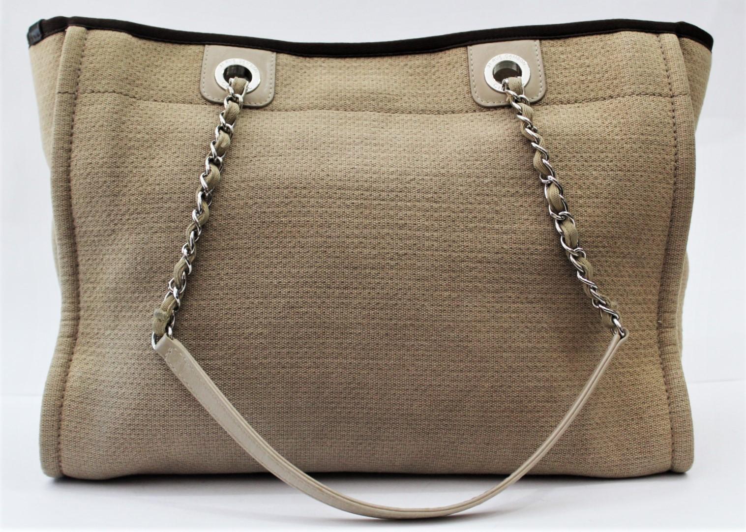 Chanel Brown Canvas Deauville Small Tote Bag In Good Condition In Torre Del Greco, IT