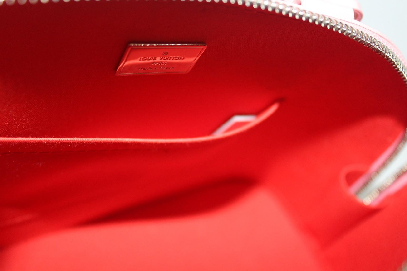 Louis Vuitton Alma BB Vernis Jungle Dots Handbag In Excellent Condition In Torre Del Greco, IT