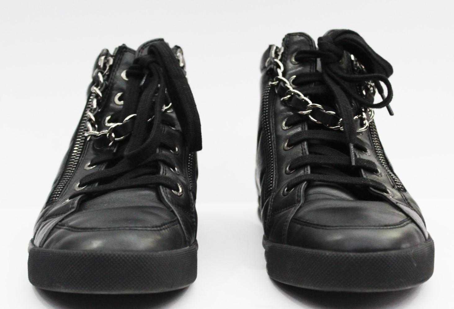  CHANEL Black Leather Sneakers Chain  1