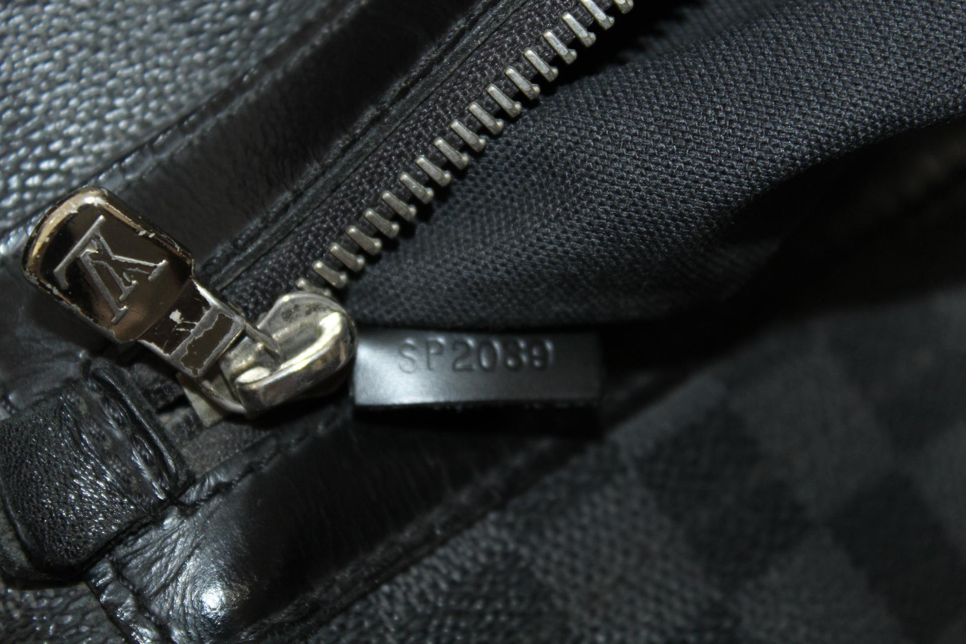 Louis Vuitton  Damier Graphite Crossbody  Bag 2