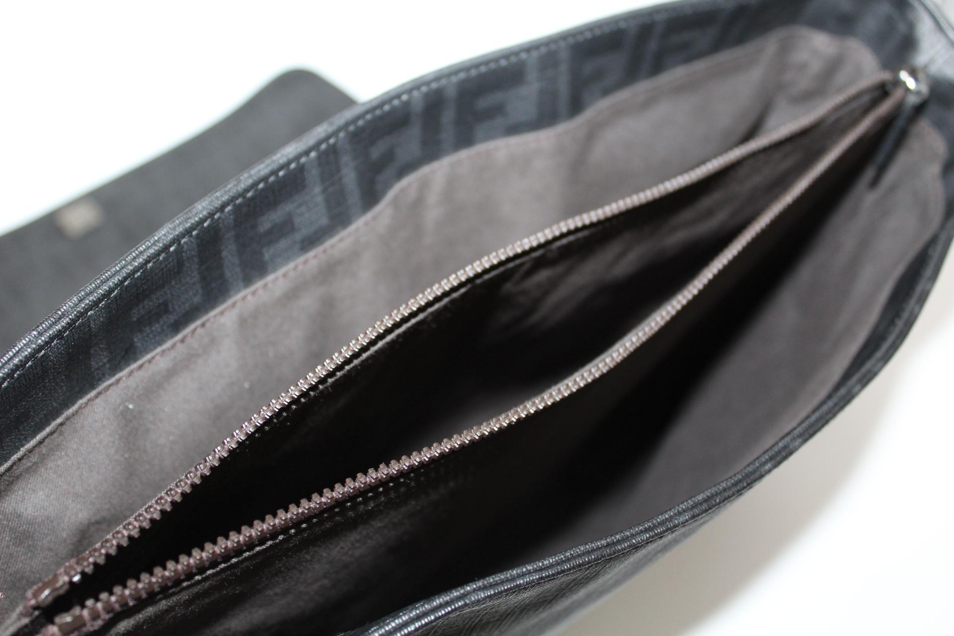 Women's or Men's Fendi Black Leather Shoulder Bag 