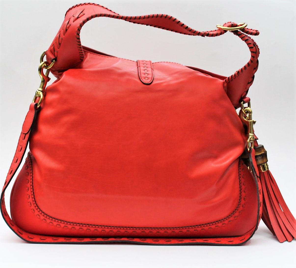 Gucci Red Leather Shoulder Bag In Excellent Condition In Torre Del Greco, IT