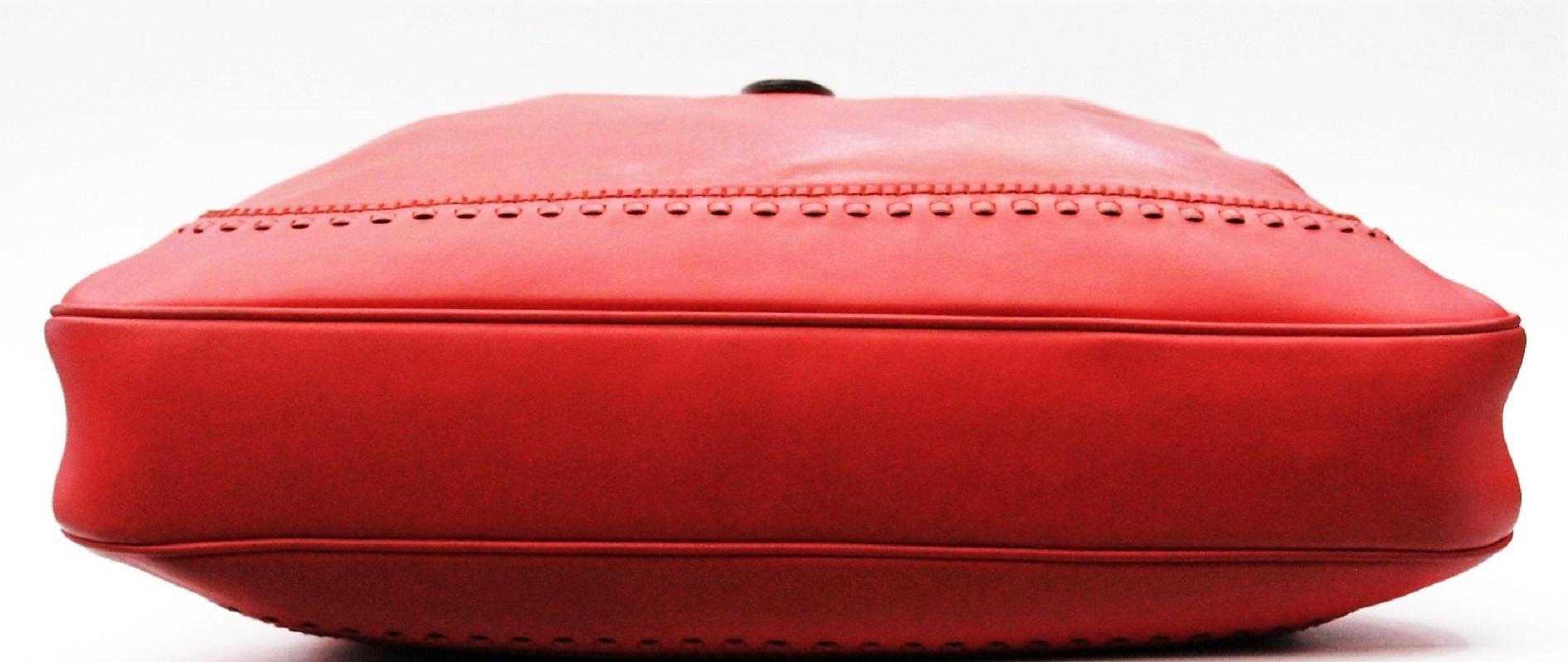 Women's Gucci Red Leather Shoulder Bag