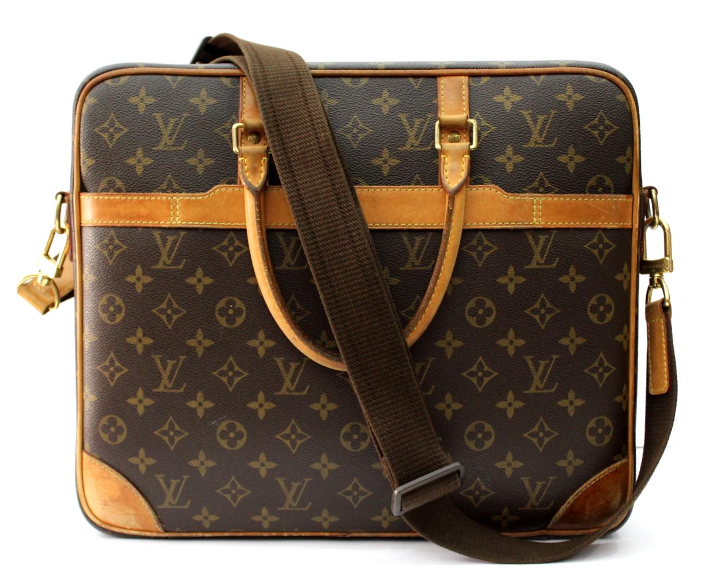 Louis Vuitton Ideal for business travelers, the Icare in Monogram canvas with the classic leather nametag and iconic stripes assures that you will always travel in style. It’s ultra-functional with numerous compartments for a laptop, files or even