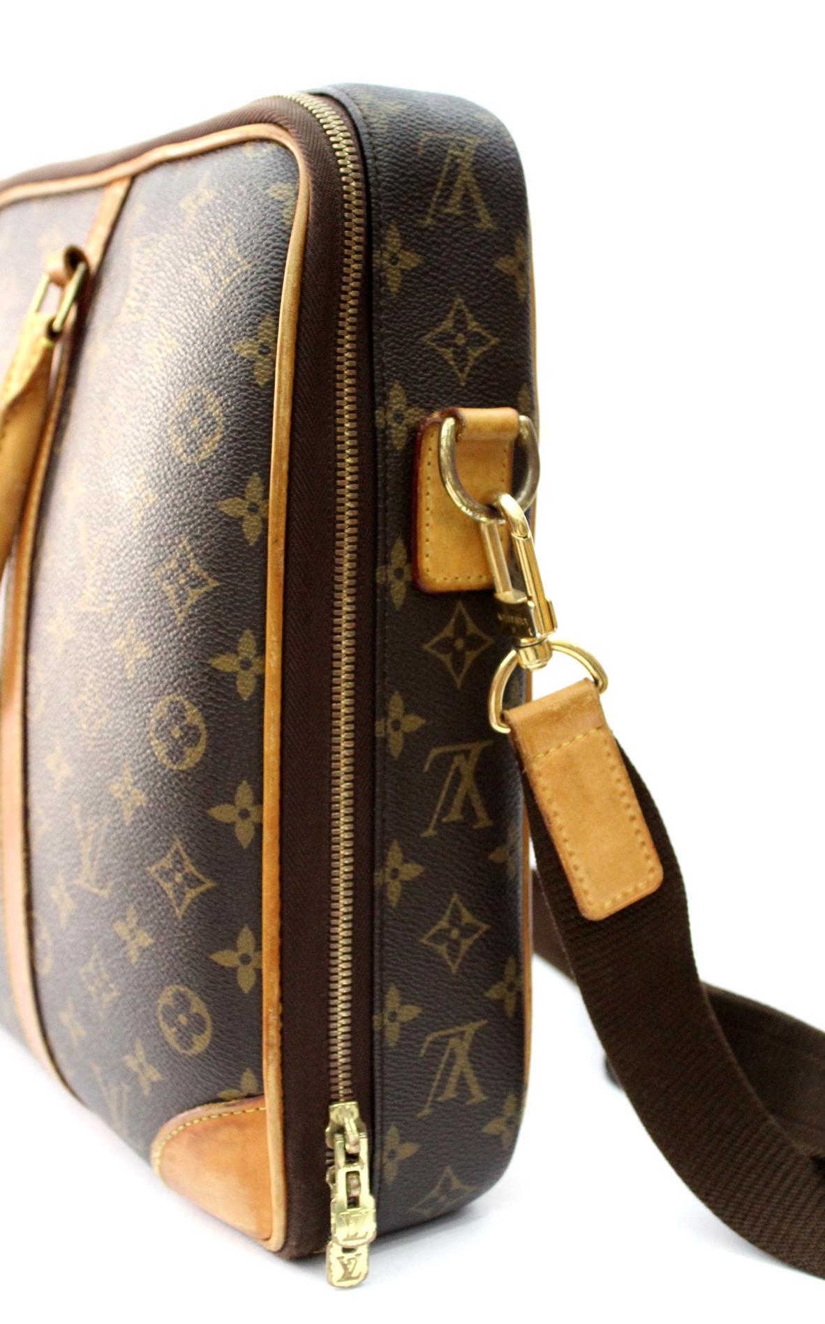 Louis Vuitton Business Bag Icare Messenger Crossbody Bag In Good Condition In Torre Del Greco, IT