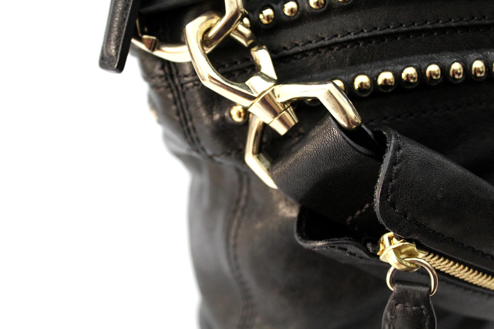 Givenchy Medium Nightingale Black Leather and Stud In Excellent Condition In Torre Del Greco, IT