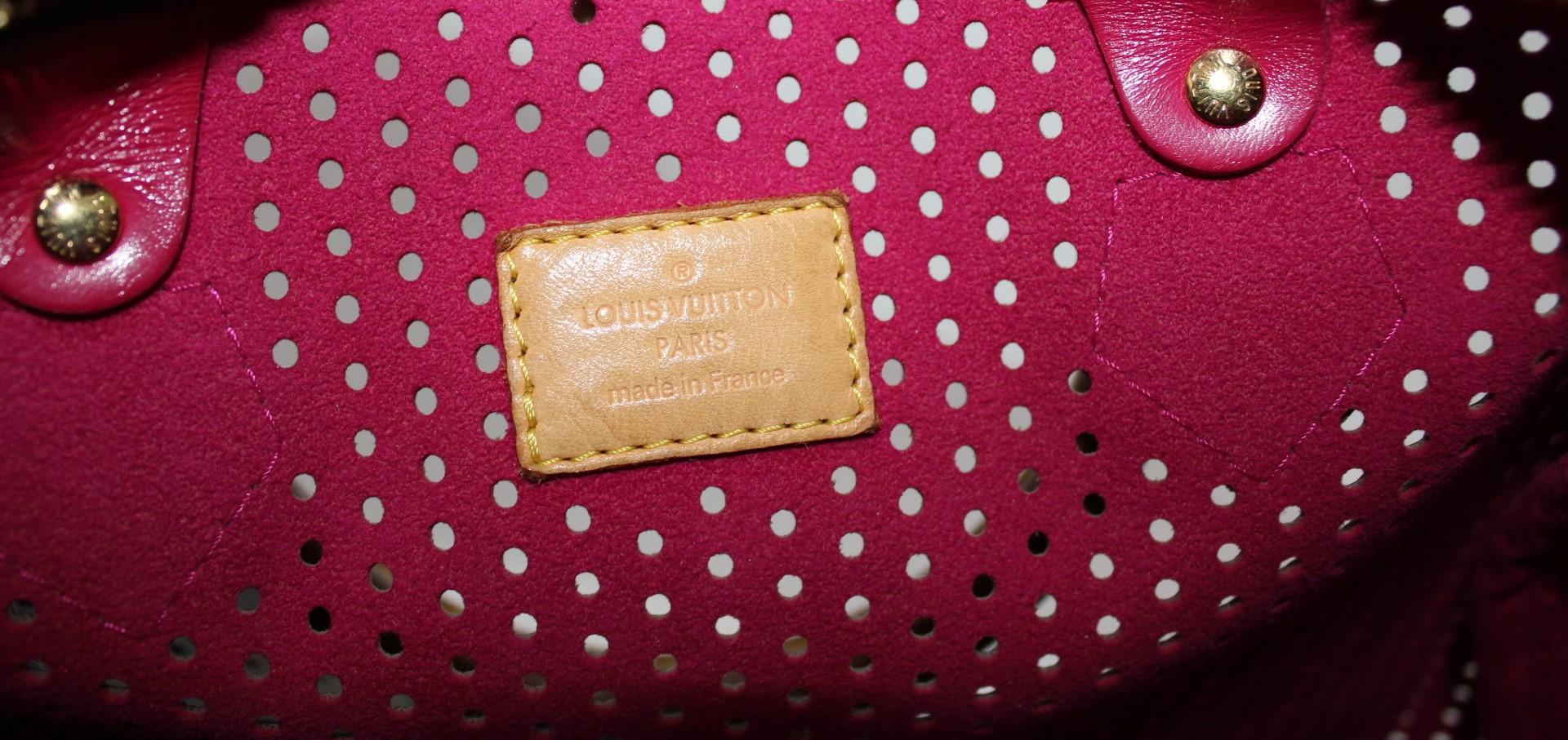 Louis Vuitton Limited Edition Fuchsia Perforierte Speedy 30 Tasche im Zustand „Hervorragend“ in Torre Del Greco, IT